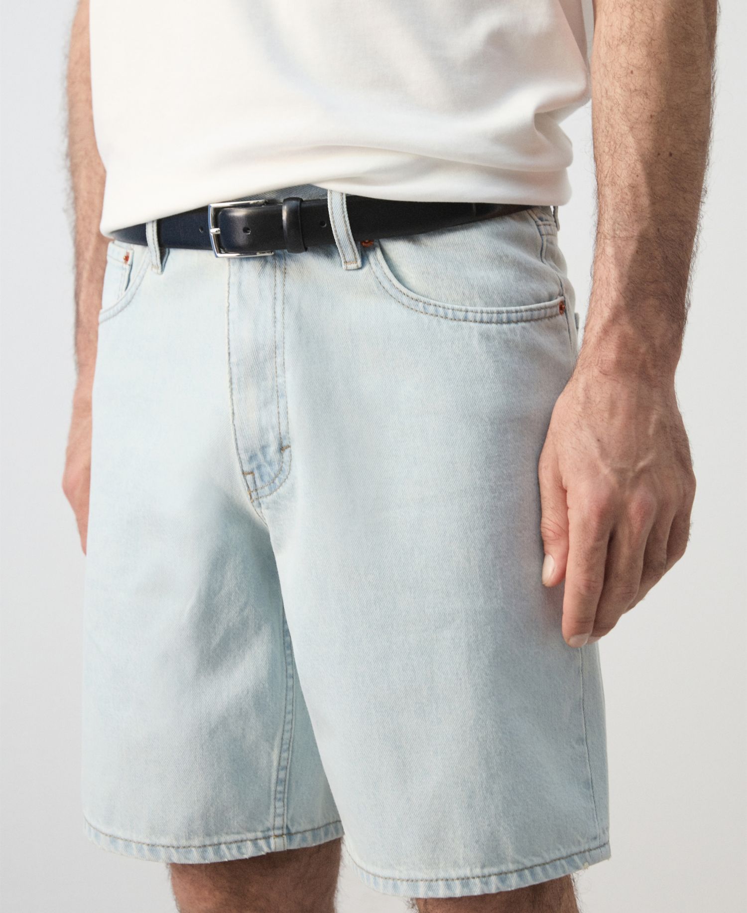 Men's Straight-Fit Denim 8.86" Bermuda Shorts