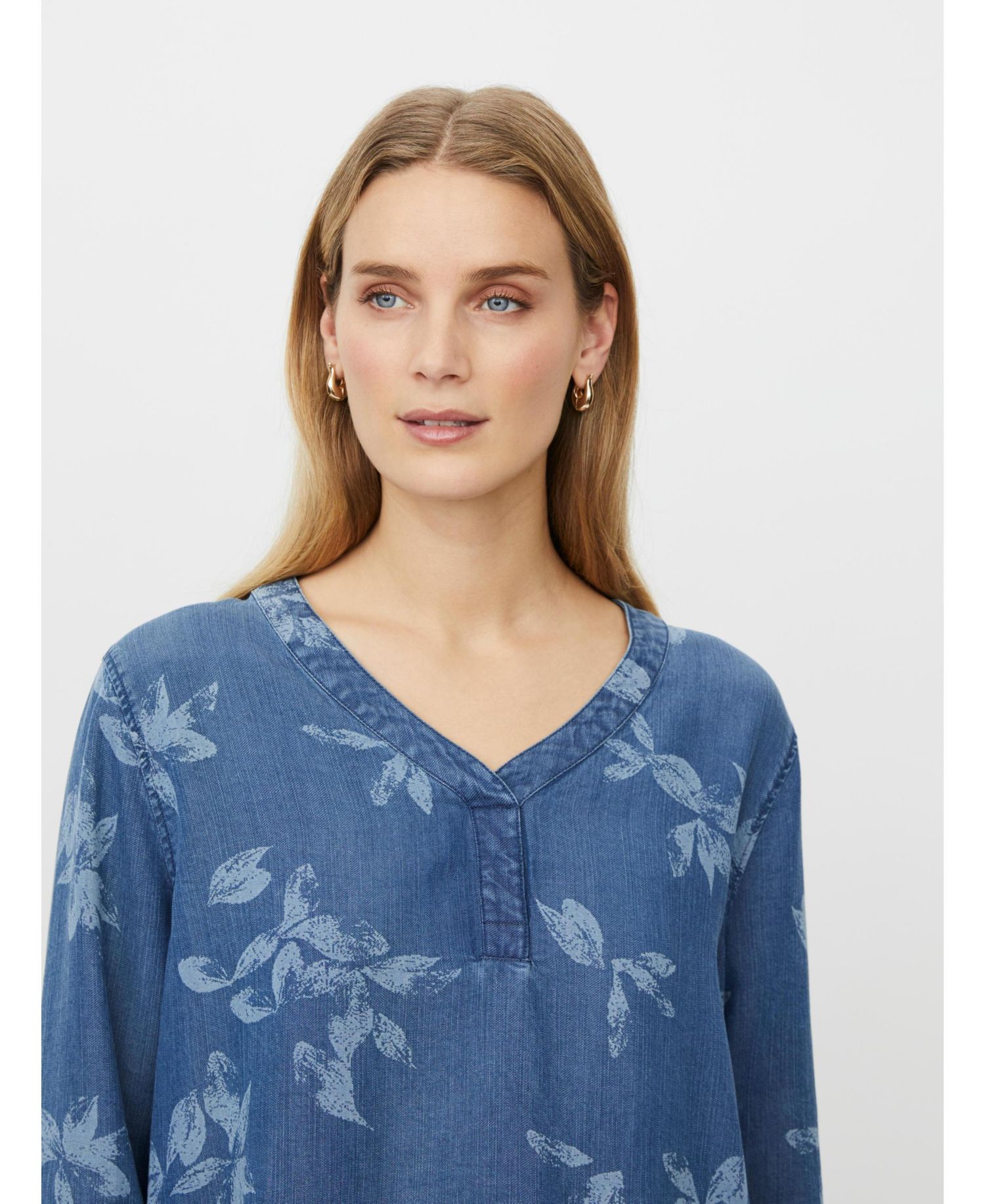 Women's MaDariane Floral Long-Sleeve Denim Blouse