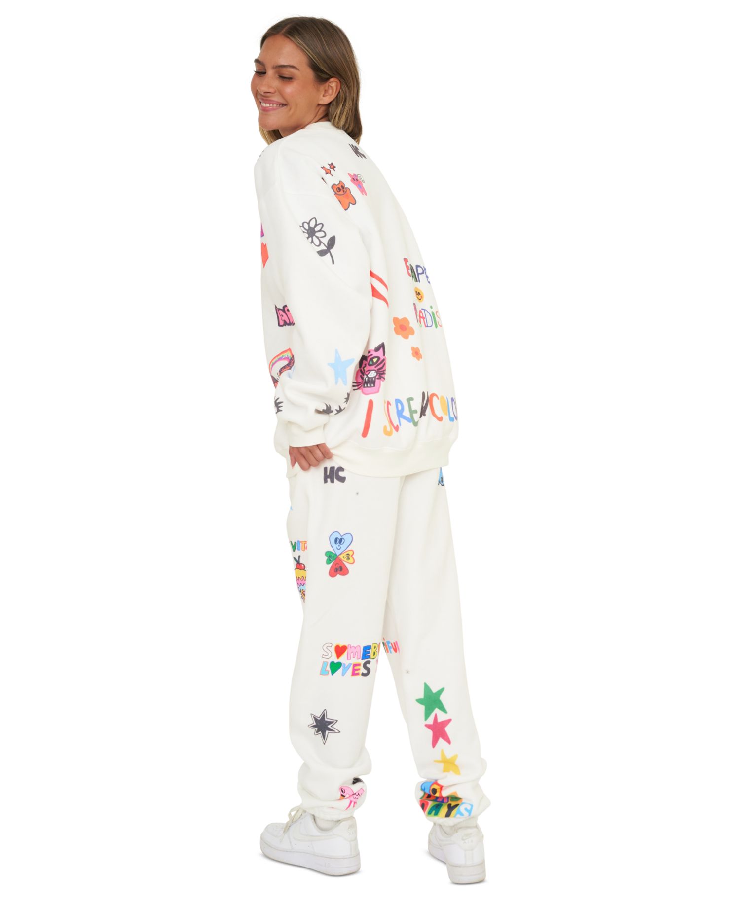 Juniors' Somebody Loves You Graphic Oversized Long-Sleeve Crewneck Sweatshirt
