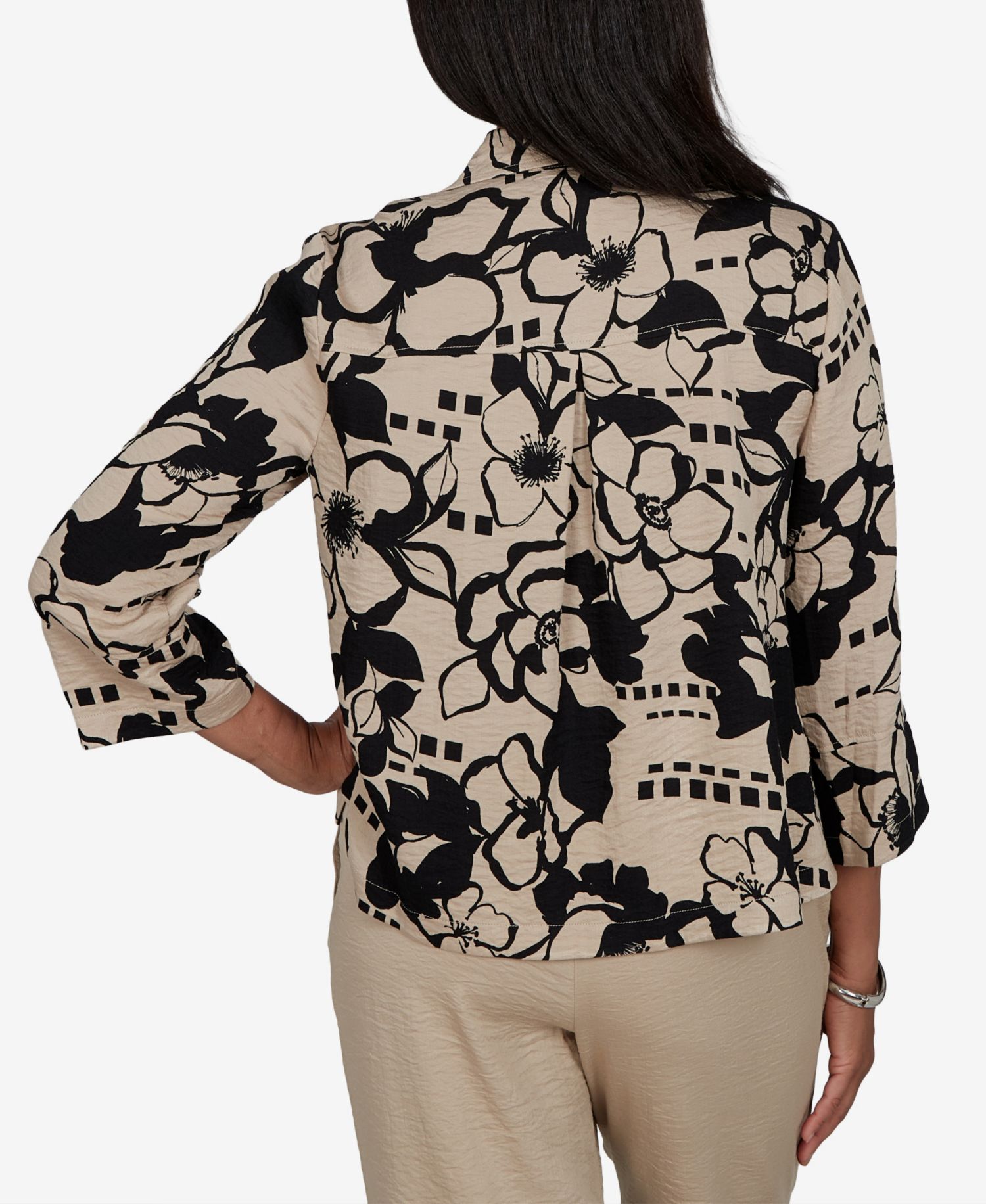 Petite Travel Advisory Geo Floral Button Front 3/4-Sleeve Collared Top