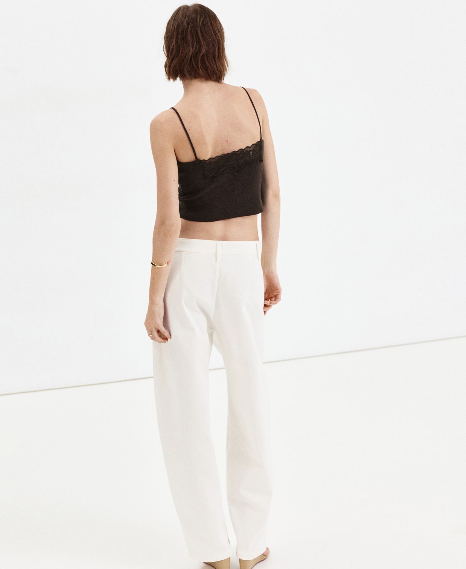 Women's Lace Fine-Knit V-Neck Crop Top