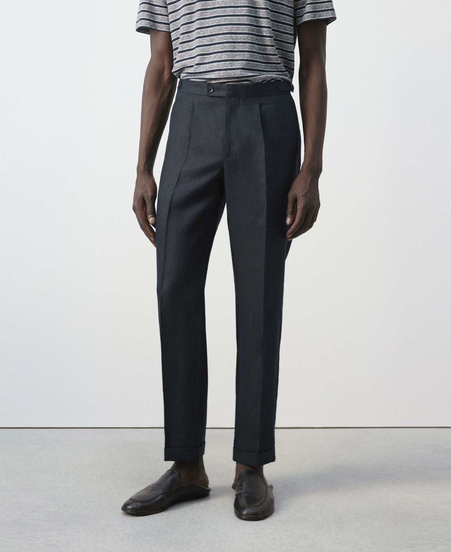 Мужские брюки Mango Adjustable Bands Linen Suit, цвет: Тёмно-синий — фото 1