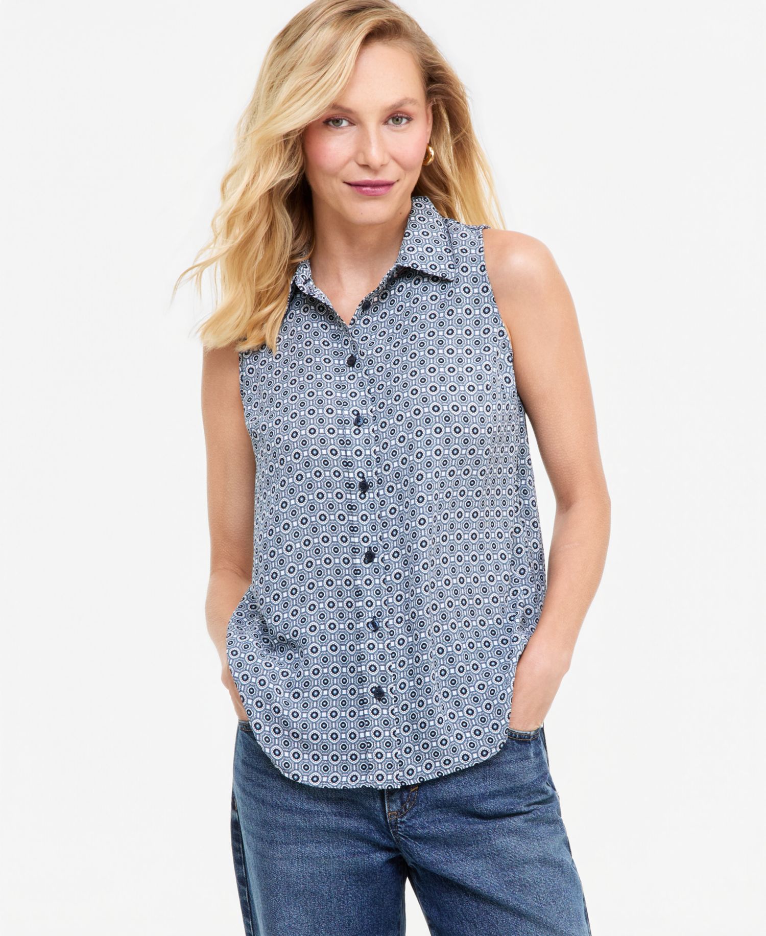 Women's Sleeveless Button-Up Geometric-Print Blouse