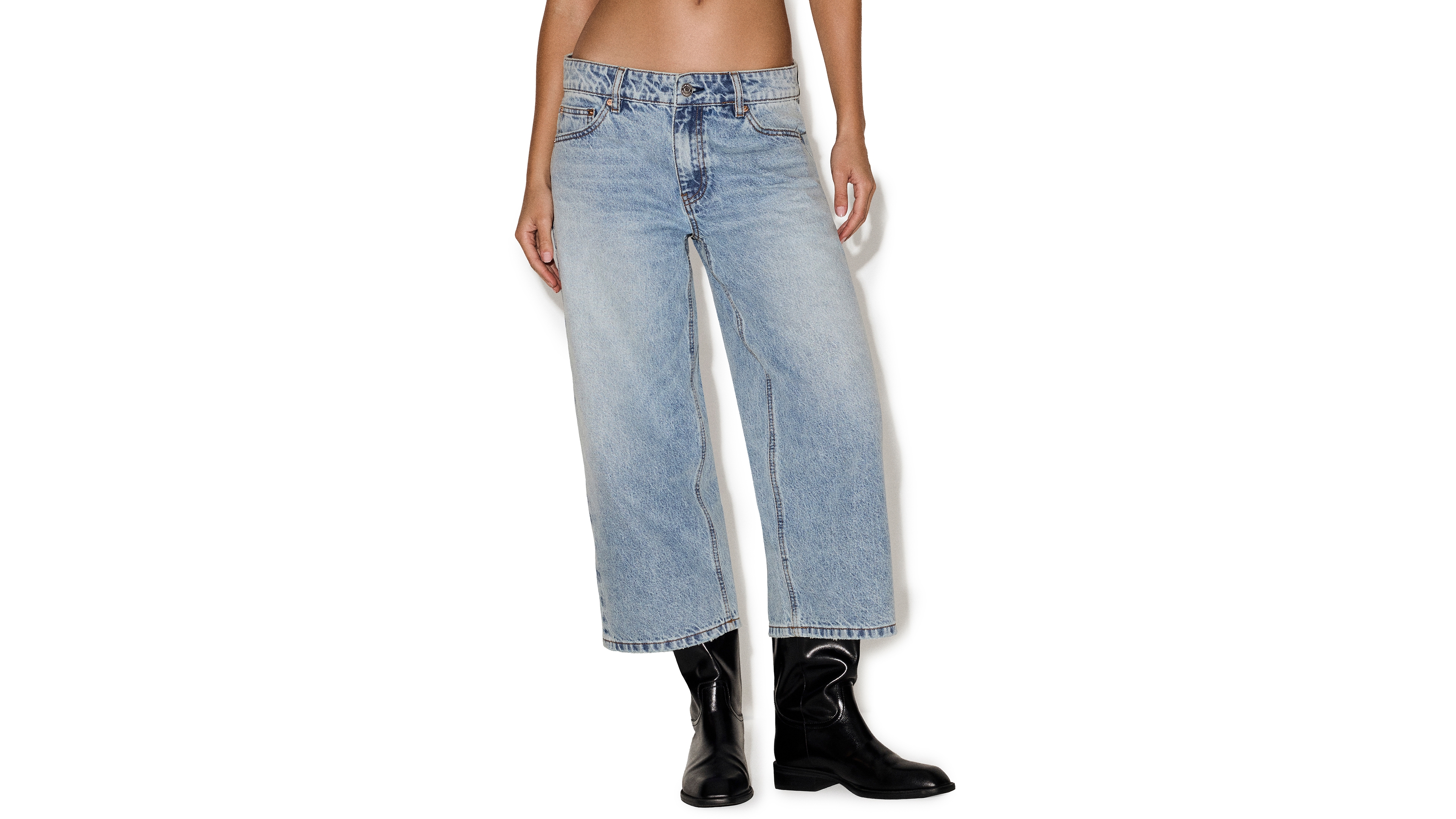Steve Madden Women's Ludlow Low-Rise Baggy Denim Shorts, 20" Inseam