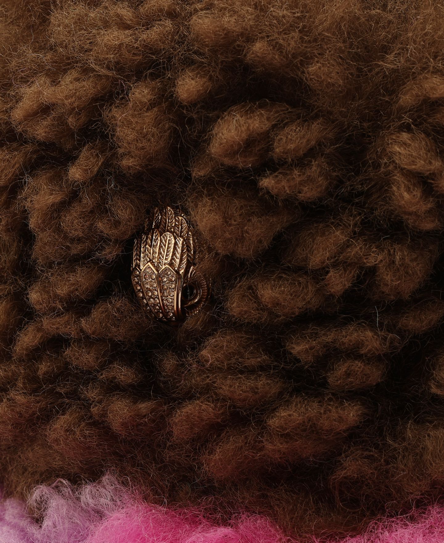 Женская панама Kurt Geiger London Rainbow Shaggy Faux Fur Bucket Hat, цвет: Разноцветный — фото 3