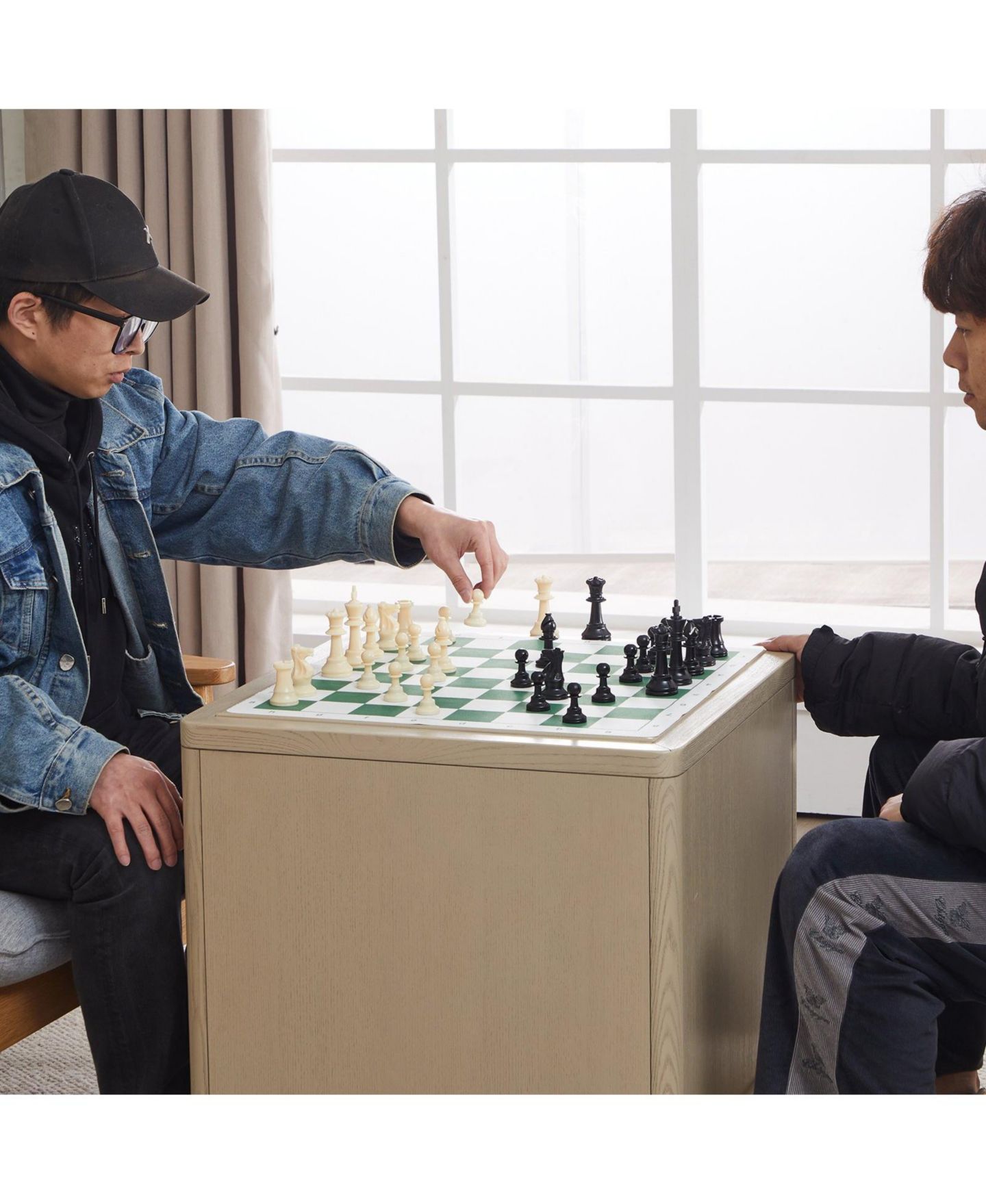 Детские игрушки Slickblue Tournament Portable Weighted Pieces Chess Set, Ages 5+, цвет: Разноцветный — фото 2
