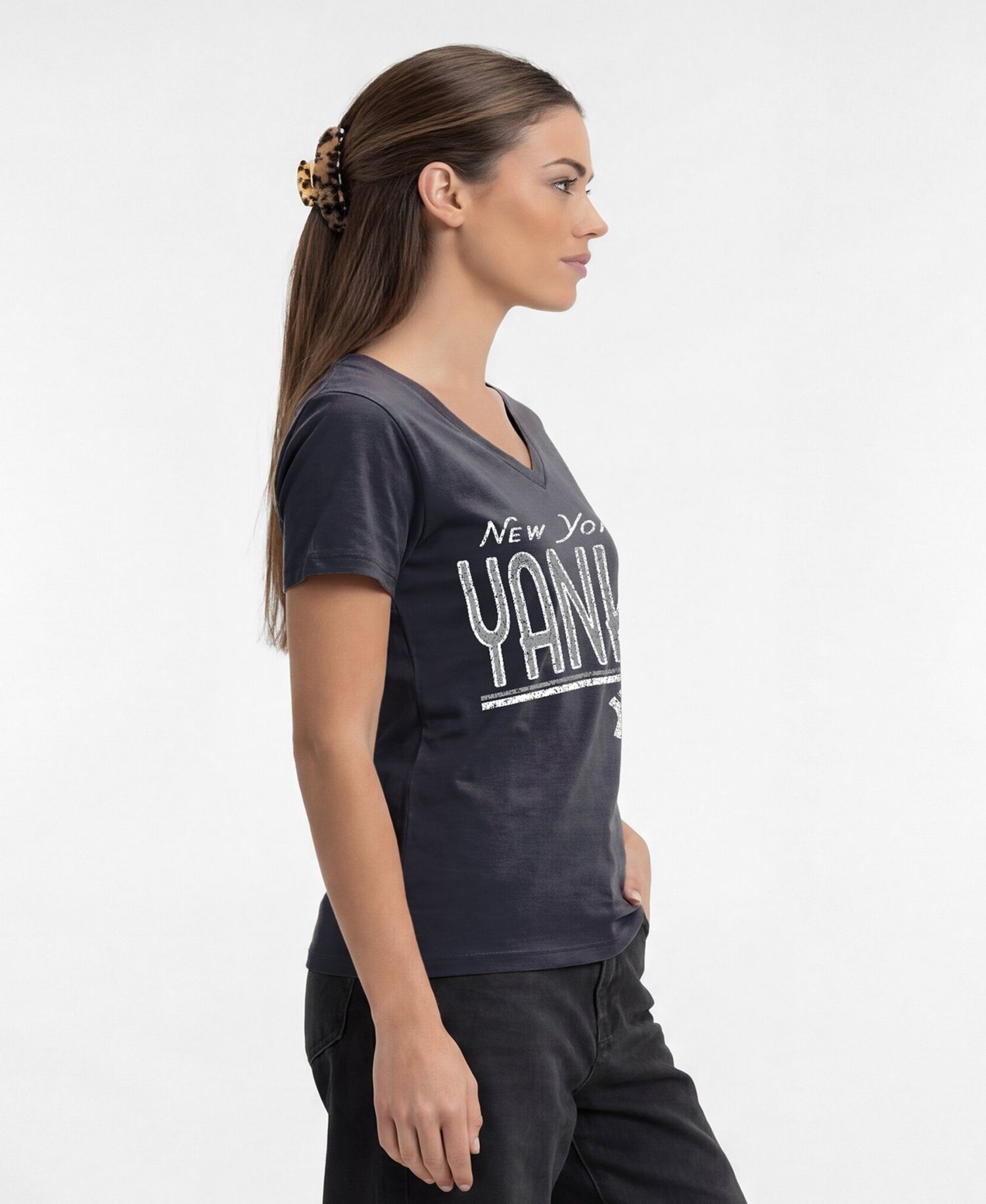 Women's New York Yankees Core V-Neck Classic Fit T-Shirt