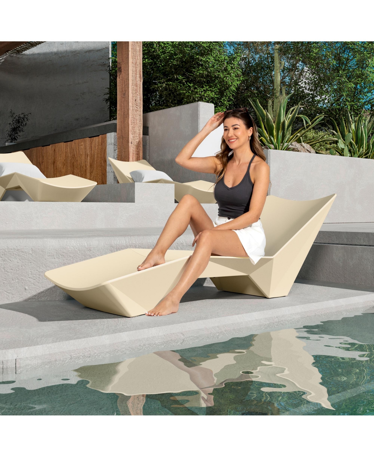 Mondawe Ergonomic Pool Chaise Lounger with S-Shaped Design and Weighted Base