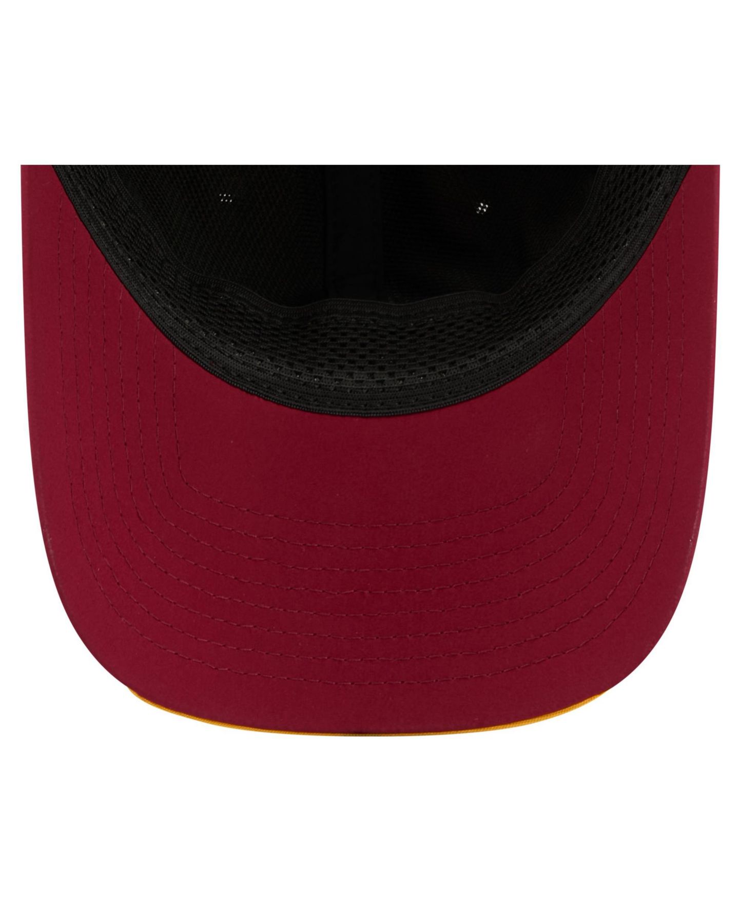 Мужская кепка New Era Burgundy Washington Commanders 2026 Sideline Casual Classic Adjustable Hat — фото 2