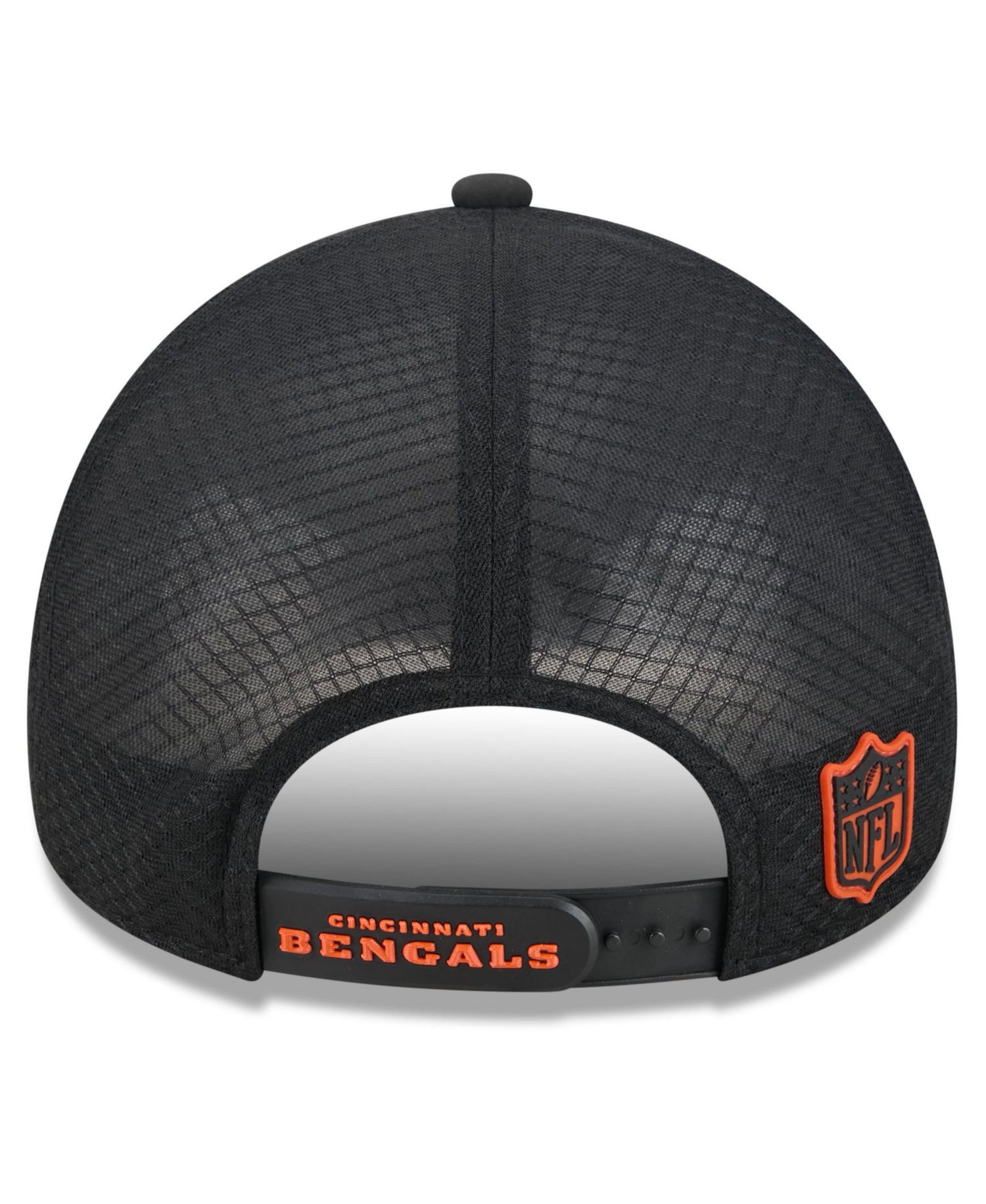 Men's Black Cincinnati Bengals 2026 Sideline Apex 9FORTY Adjustable Trucker Hat