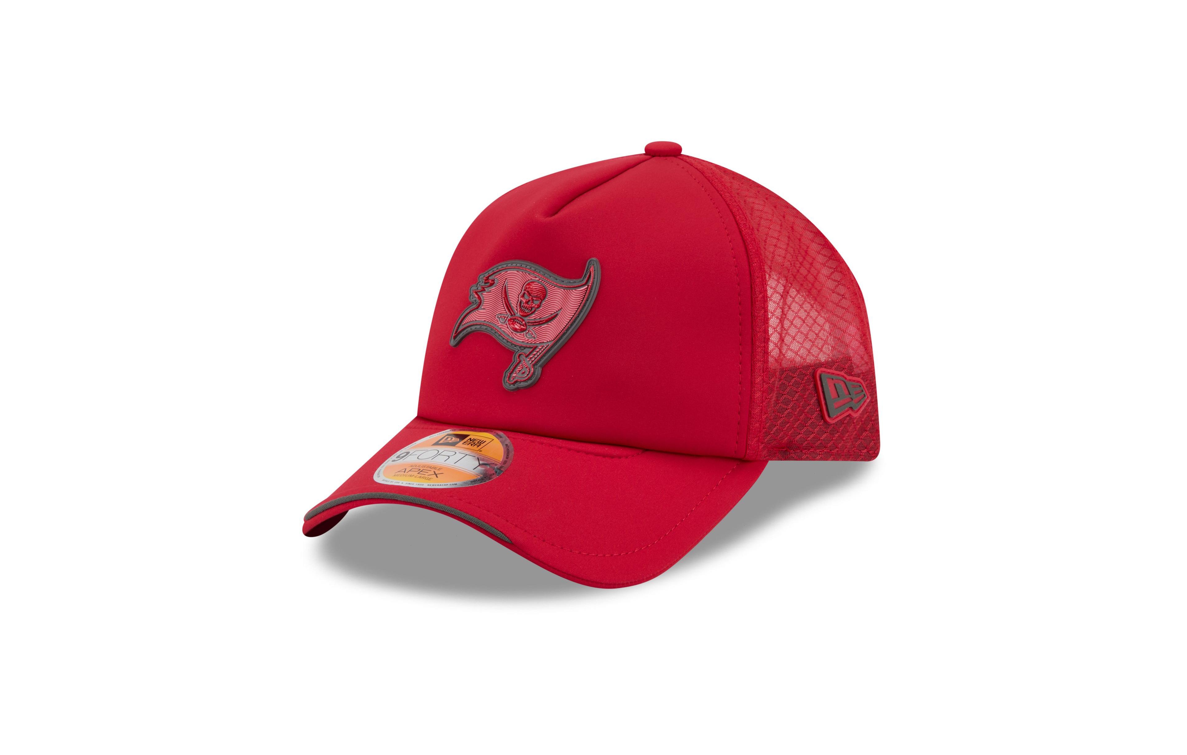 New Era Men's Red Tampa Bay Buccaneers 2026 Sideline Apex 9FORTY Adjustable Trucker Hat