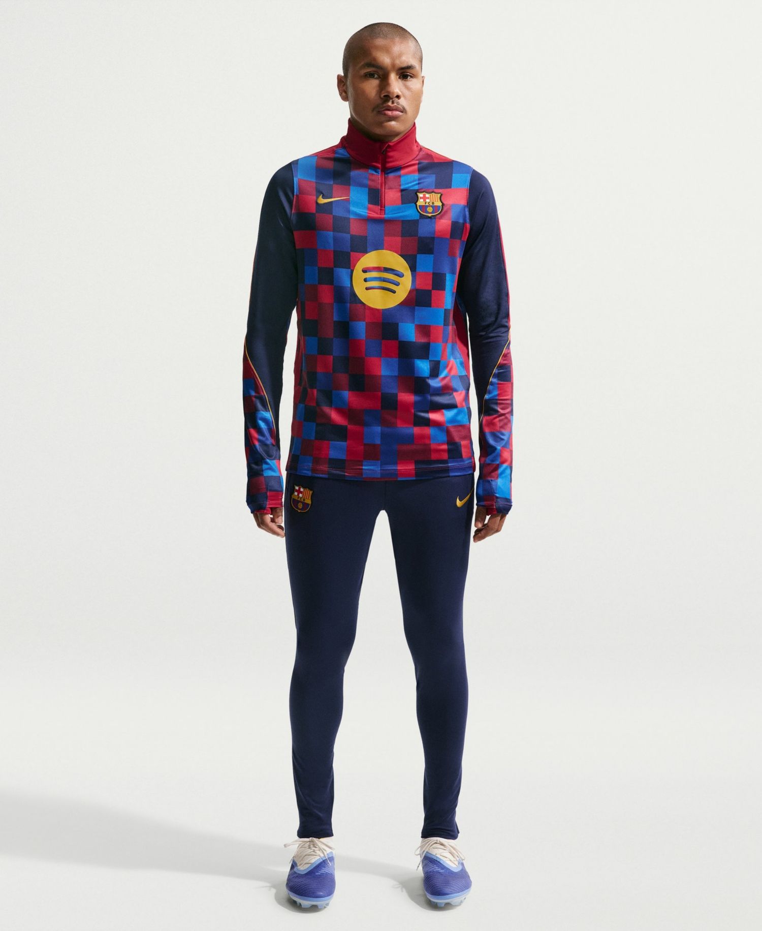 Men's Red Barcelona 2026/27 Strike Drill Quarter-Zip Long Sleeve Jersey