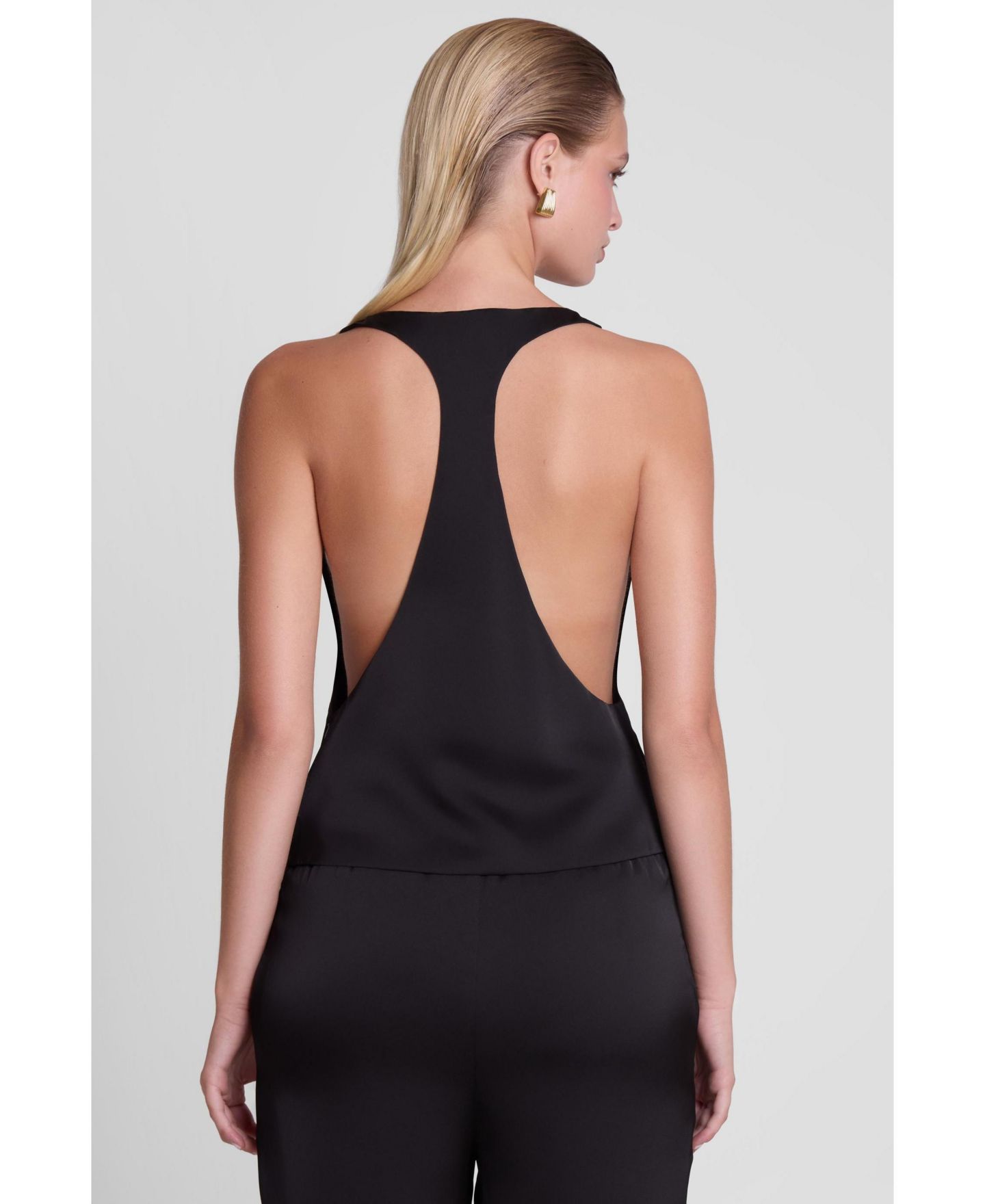 Женский топ LEAU Suri Plunge Satin Racerback, цвет: Чёрный — фото 5