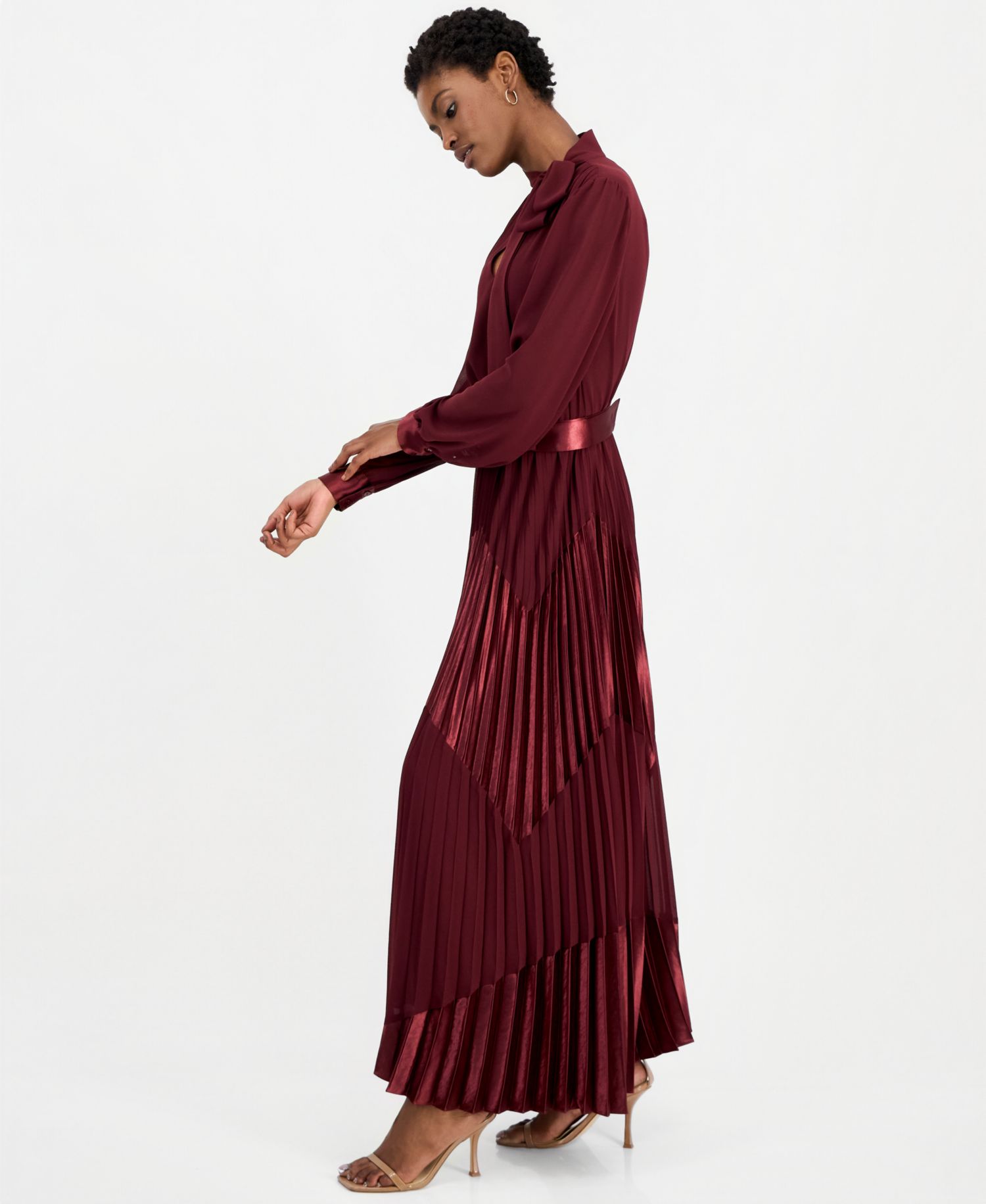 Women's Carrie V-Neck Long-Sleeve Wedding-Guest Dress