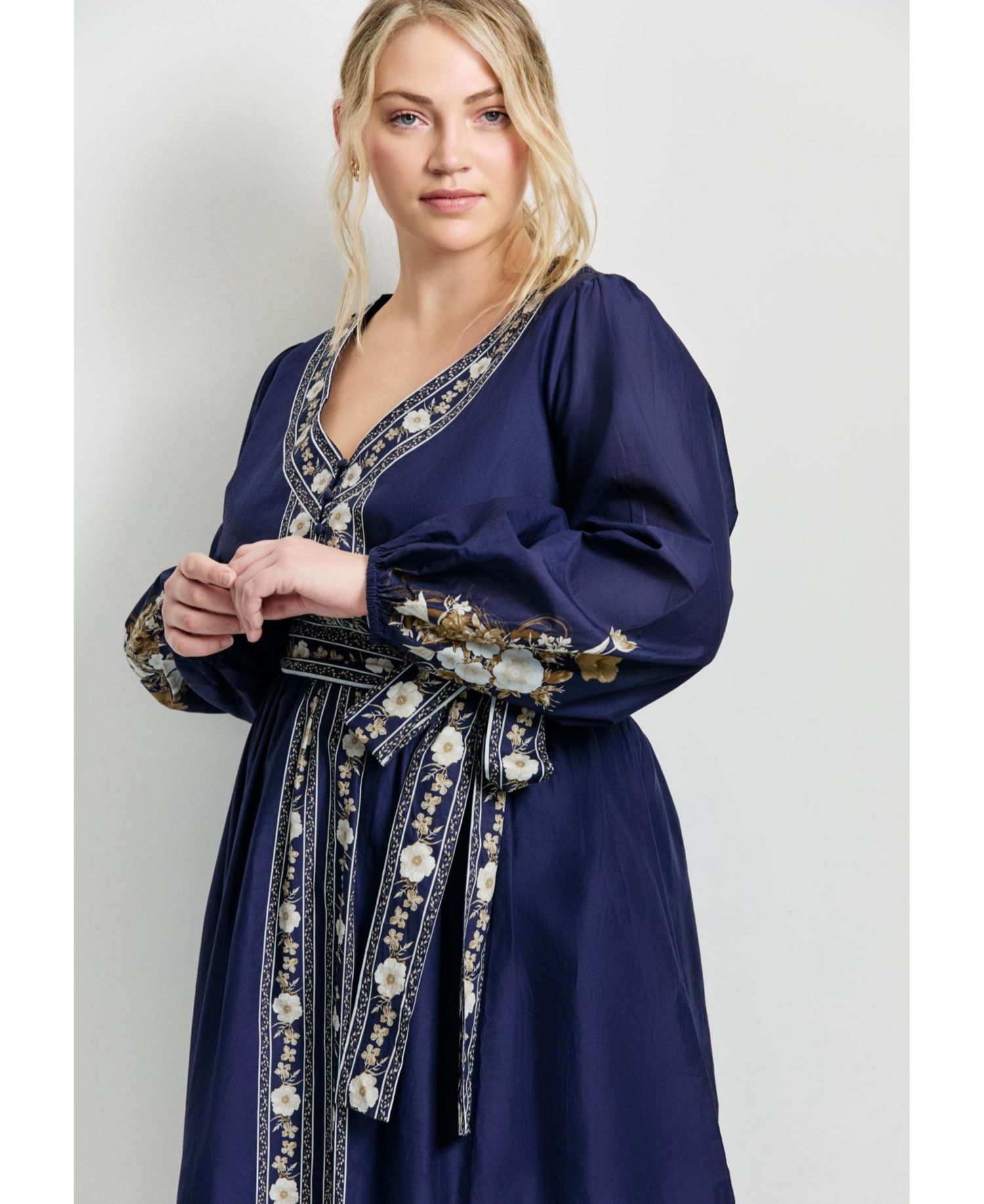 Women's Plus Size Ethereal Escape Maxi Dress