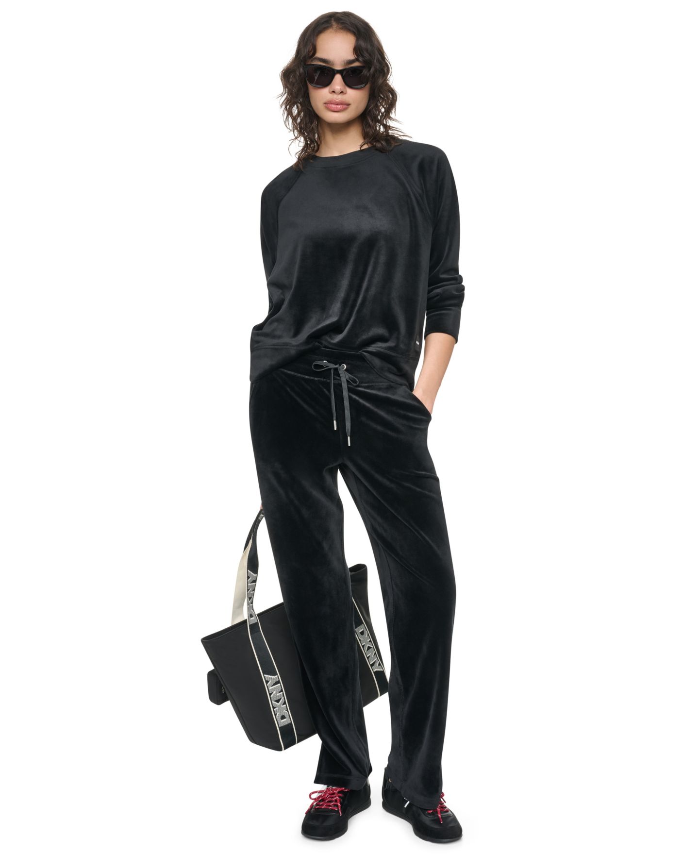 Женский свитер DKNY Sport Velour Raglan Long-Sleeve Pullover Top with Metallic Logo Satin Patch, цвет: Чёрный — фото 4