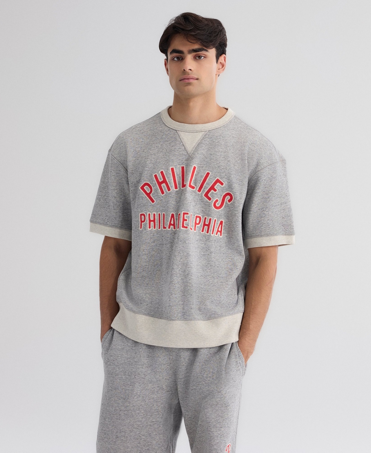 Fanatics Men's Philadelphia Phillies Iconic Relaxed-Fit Terry Crewneck Short-Sleeve Sweatshirt - Heather Gray
