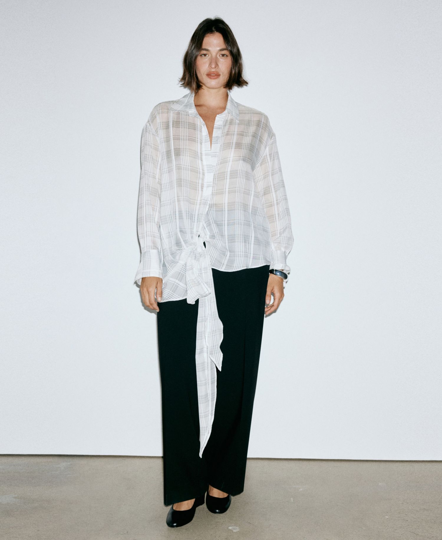 Women's Plaid Long-Sleeve Button Up Blouse