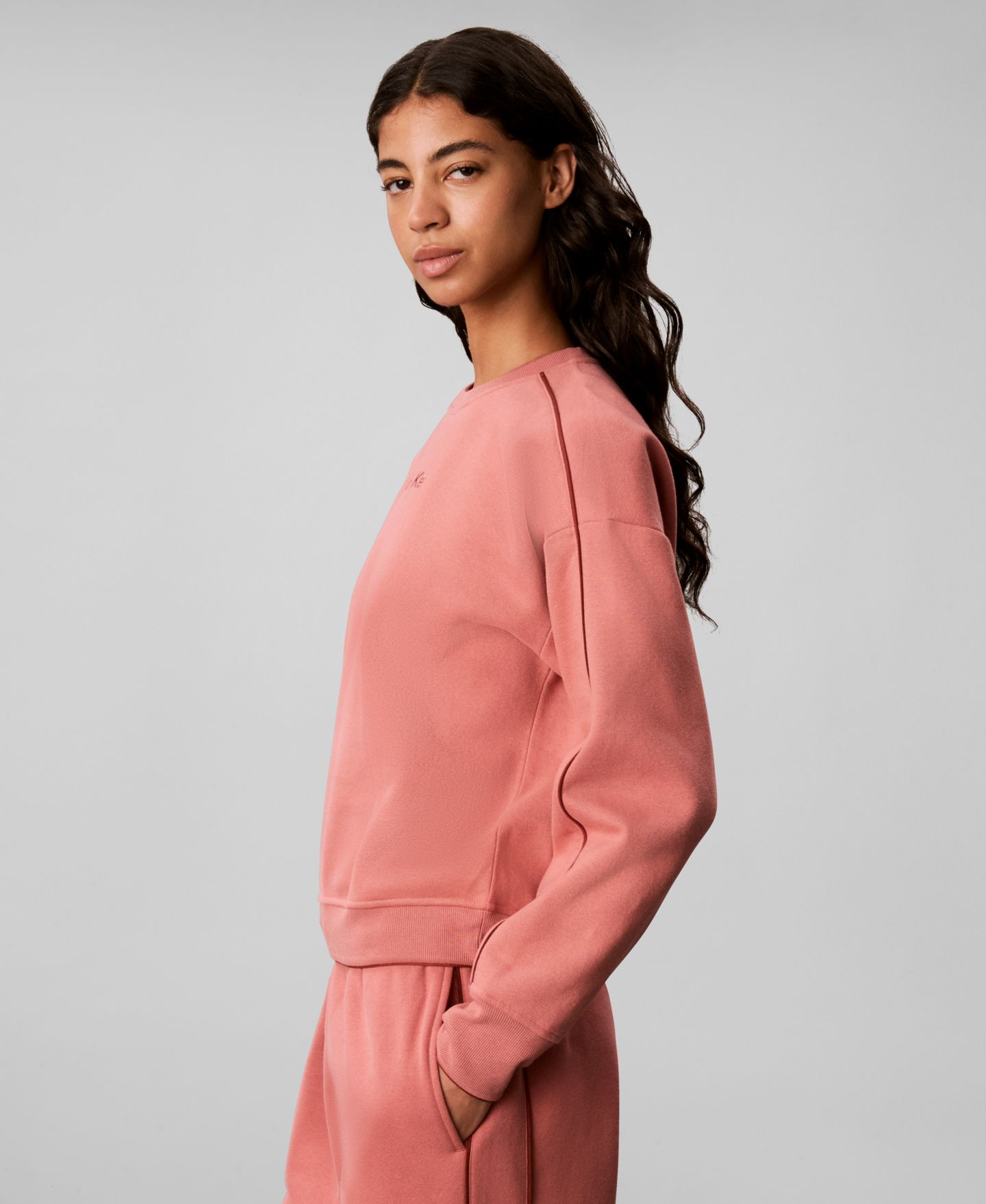 Женская толстовка Calvin Klein Performance Piped Crew Long-Sleeve Sweatshirt, цвет: Розовый — фото 3