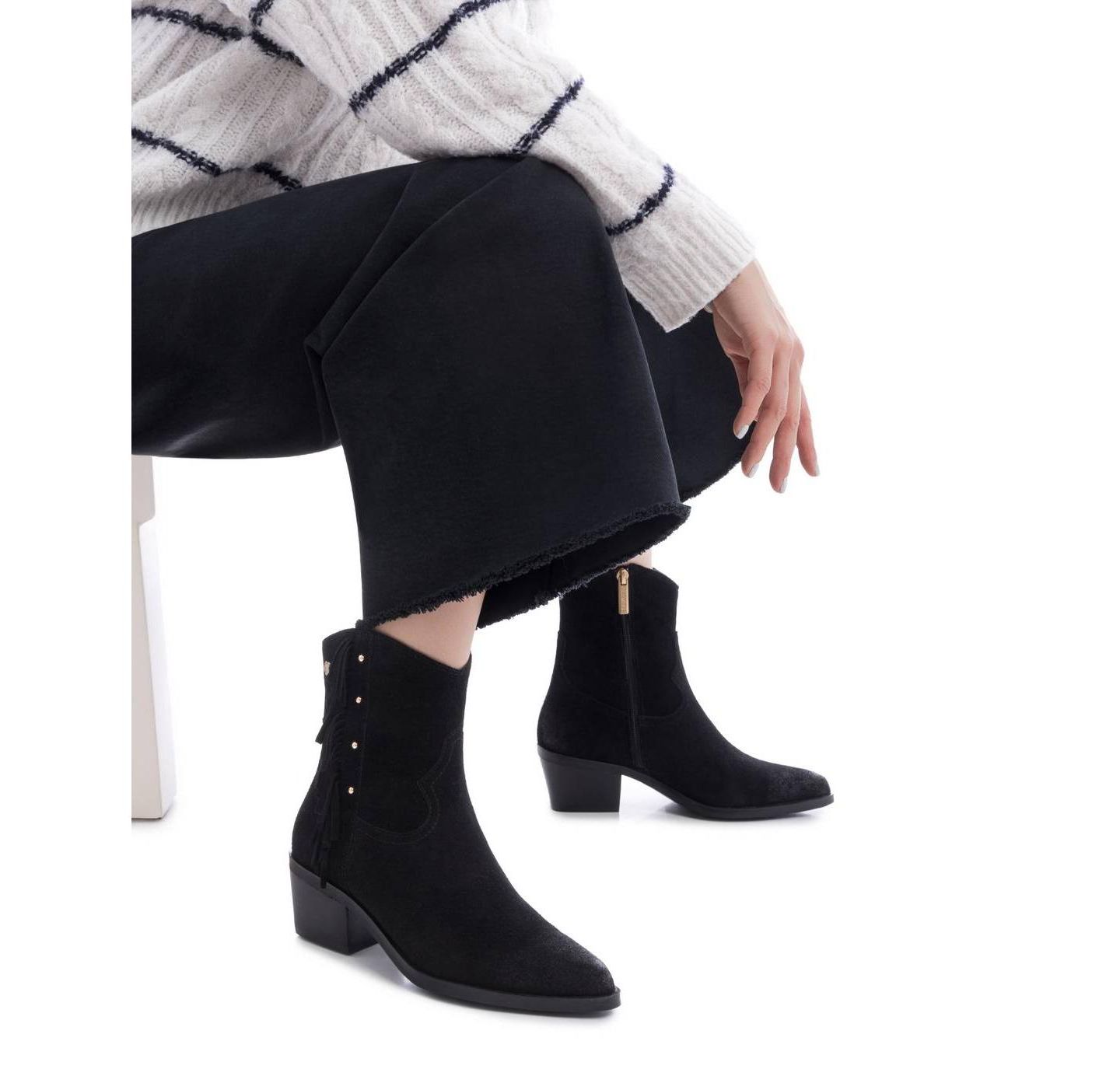 Женские ботинки XTI Suede Fringe Ankle Booties Carmela Collection, цвет: Чёрный — фото 4