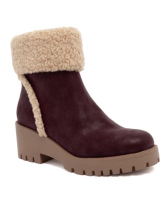 Women's Osena Lug Sole Cozy Booties