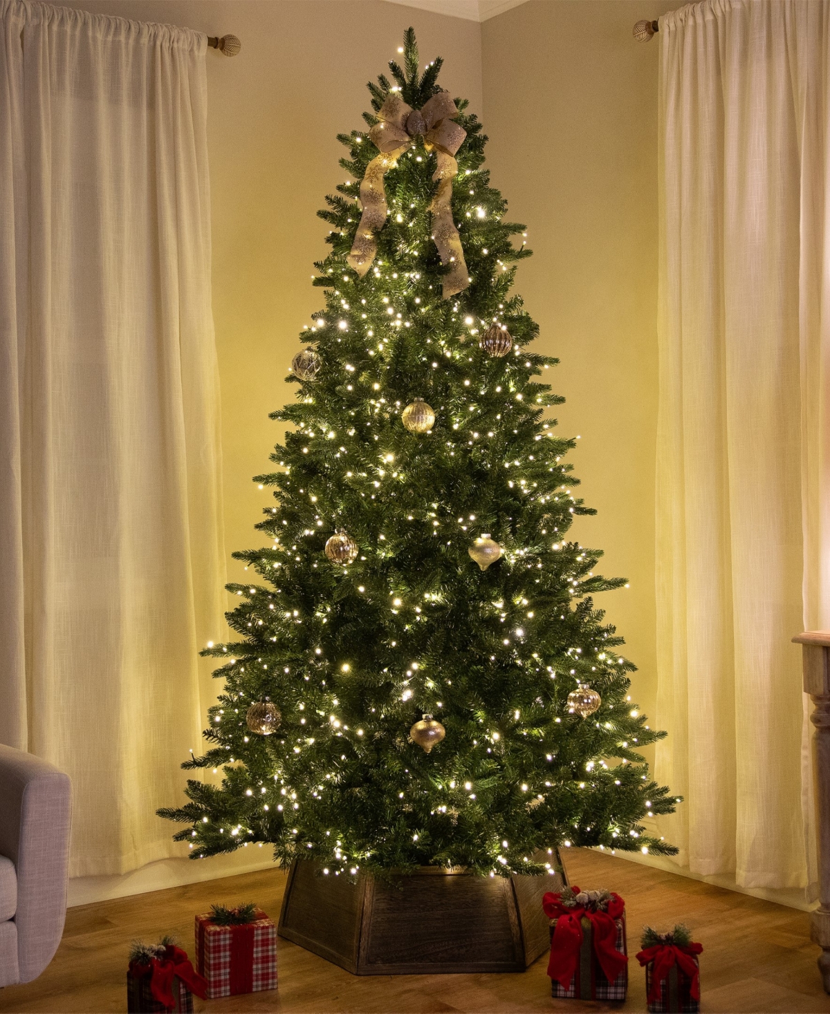 Northlight Real Touch Elite Pre-Lit Calgary Pine 6' Artificial Christmas Tree