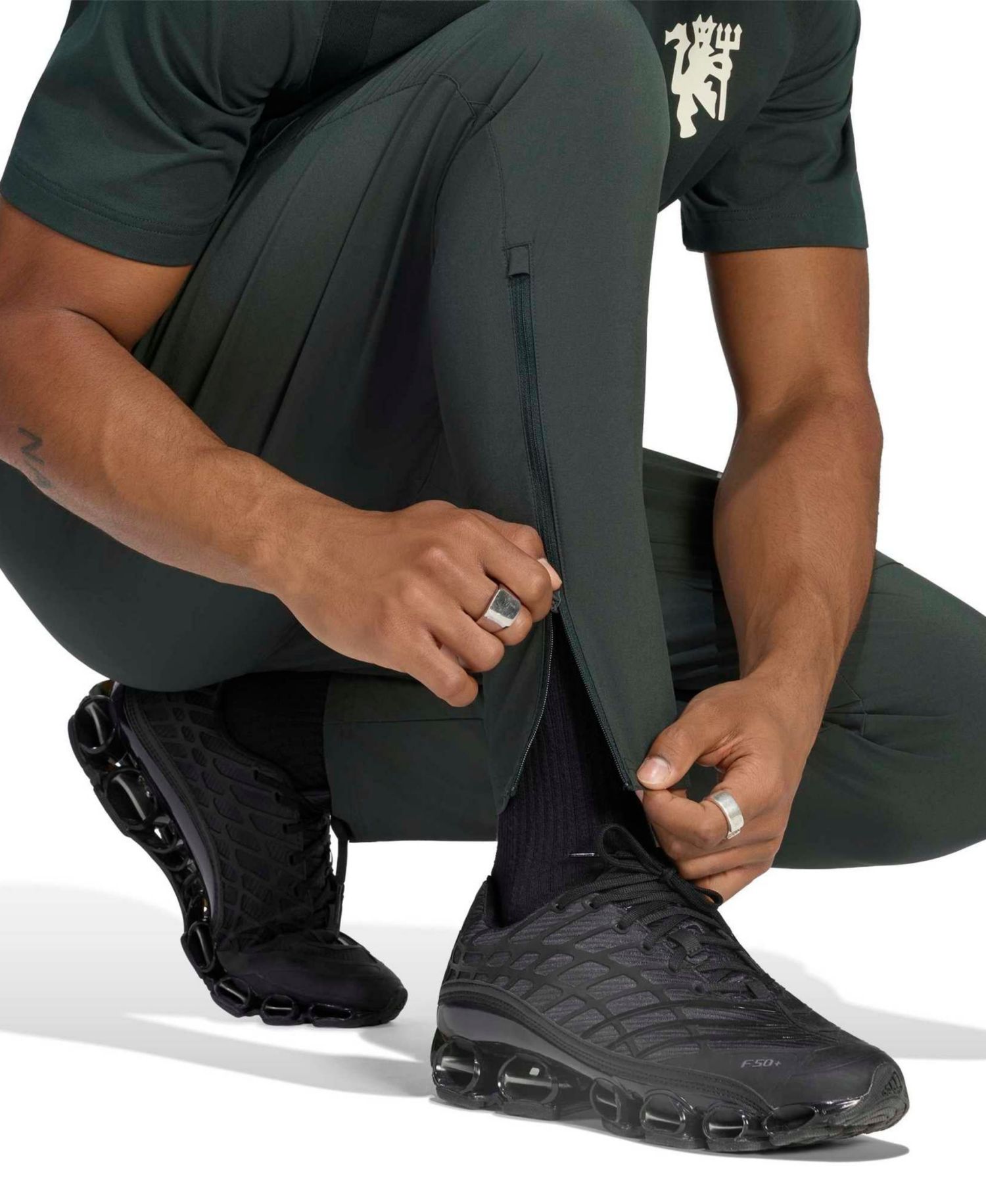 Men's Manchester United Tiro Tech Tapered Leg Pants