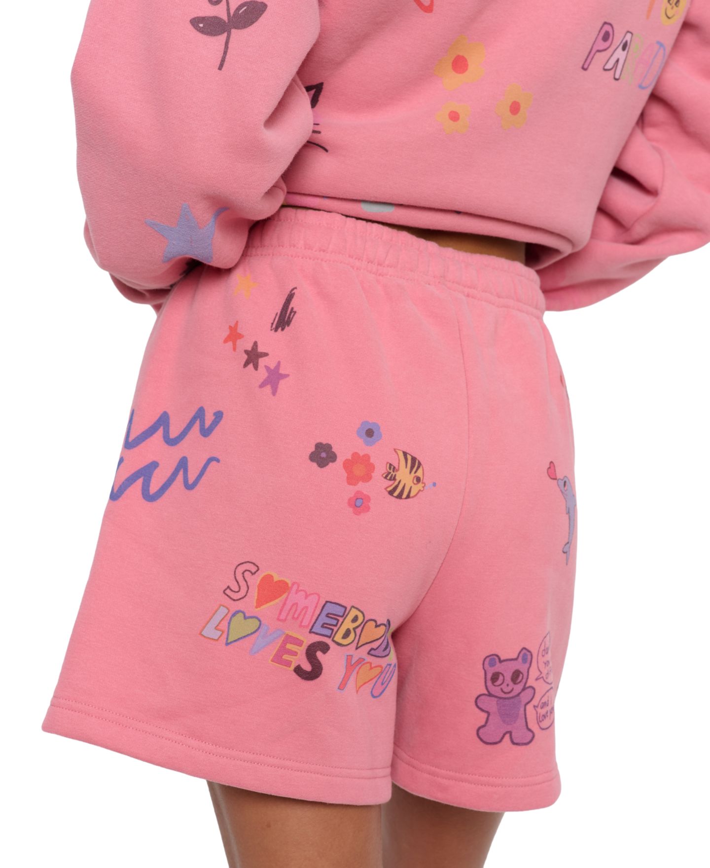 Женские шорты Mayfair Juniors' Somebody Loves You Pull-On Graphic Print Mid-Rise Shorts, 3.75" Inseam, цвет: Розовый — фото 4