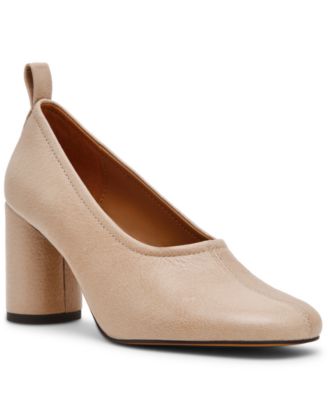 Women's Monnet High-Vamp Cylinder Heel Round Toe Pumps