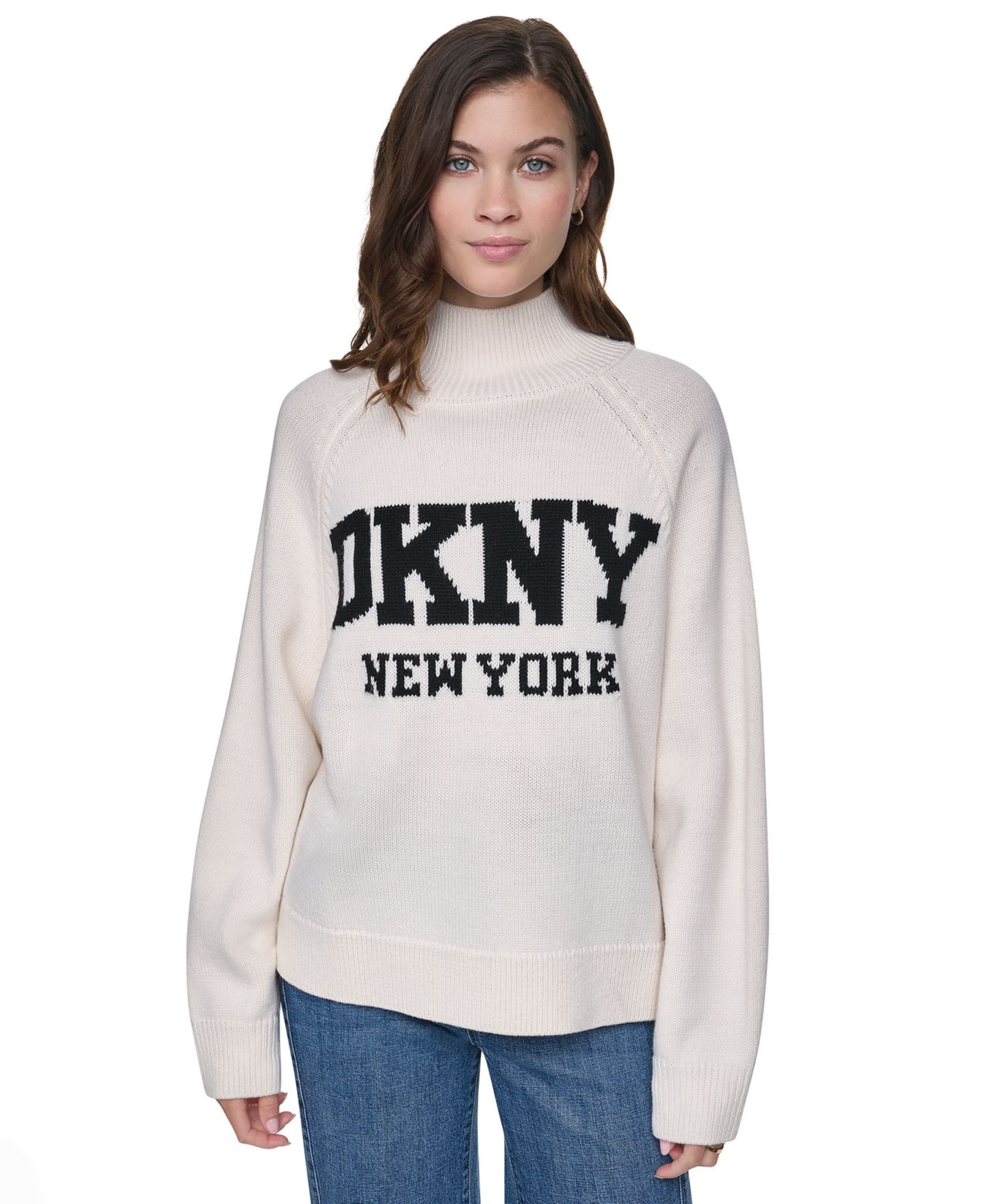 Женский свитер DKNY Jeans Easy Mock-Neck Long-Sleeve Raglan, цвет: Сливочный / Чёрный — фото 1