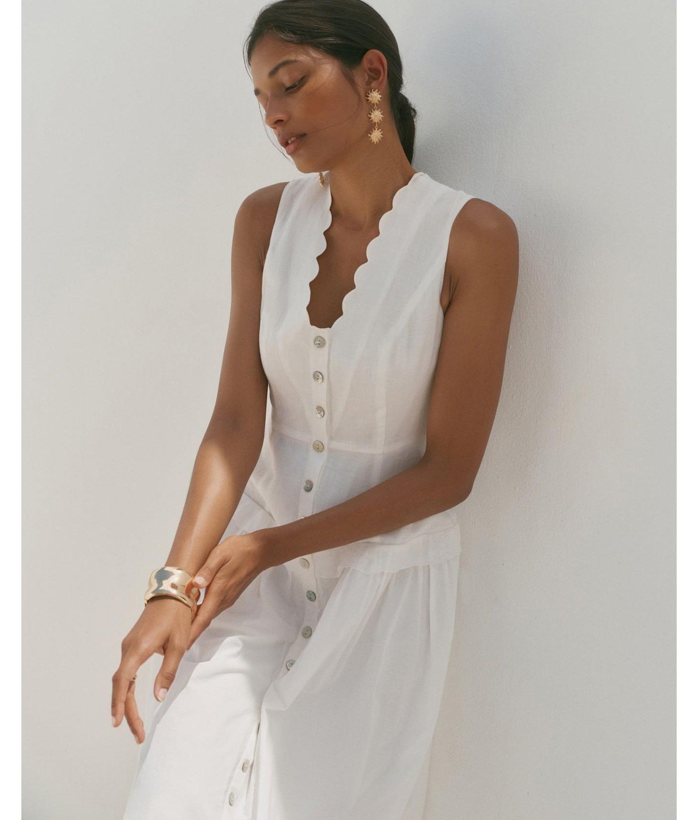 Женское платье Mint Velvet Scalloped Sleeveless Drop-Waist Ramie Maxi, цвет: Слоновая кость — фото 5