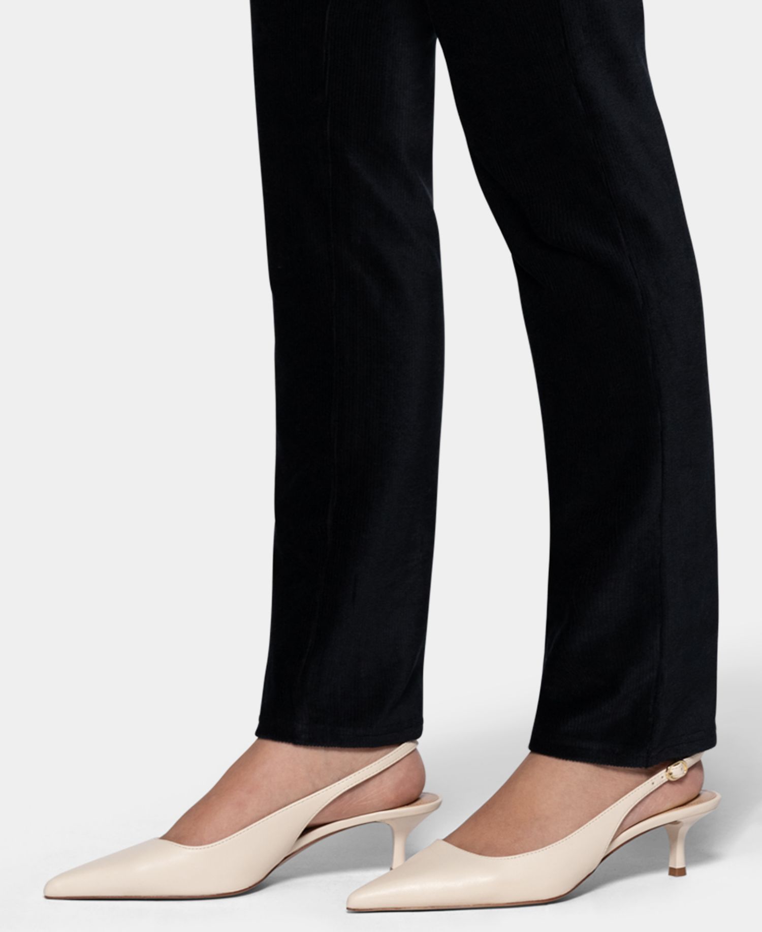 Women's Classic Corduroy Pull-On Mid-Rise Pants