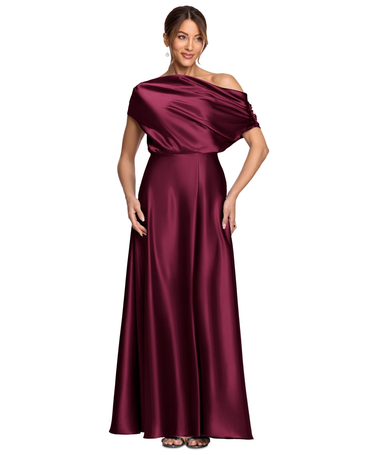 Женское платье Betsy & Adam Plus Size Soley Off-the-Shoulder Ruched Satin Gown, цвет: Бордовый — фото 1