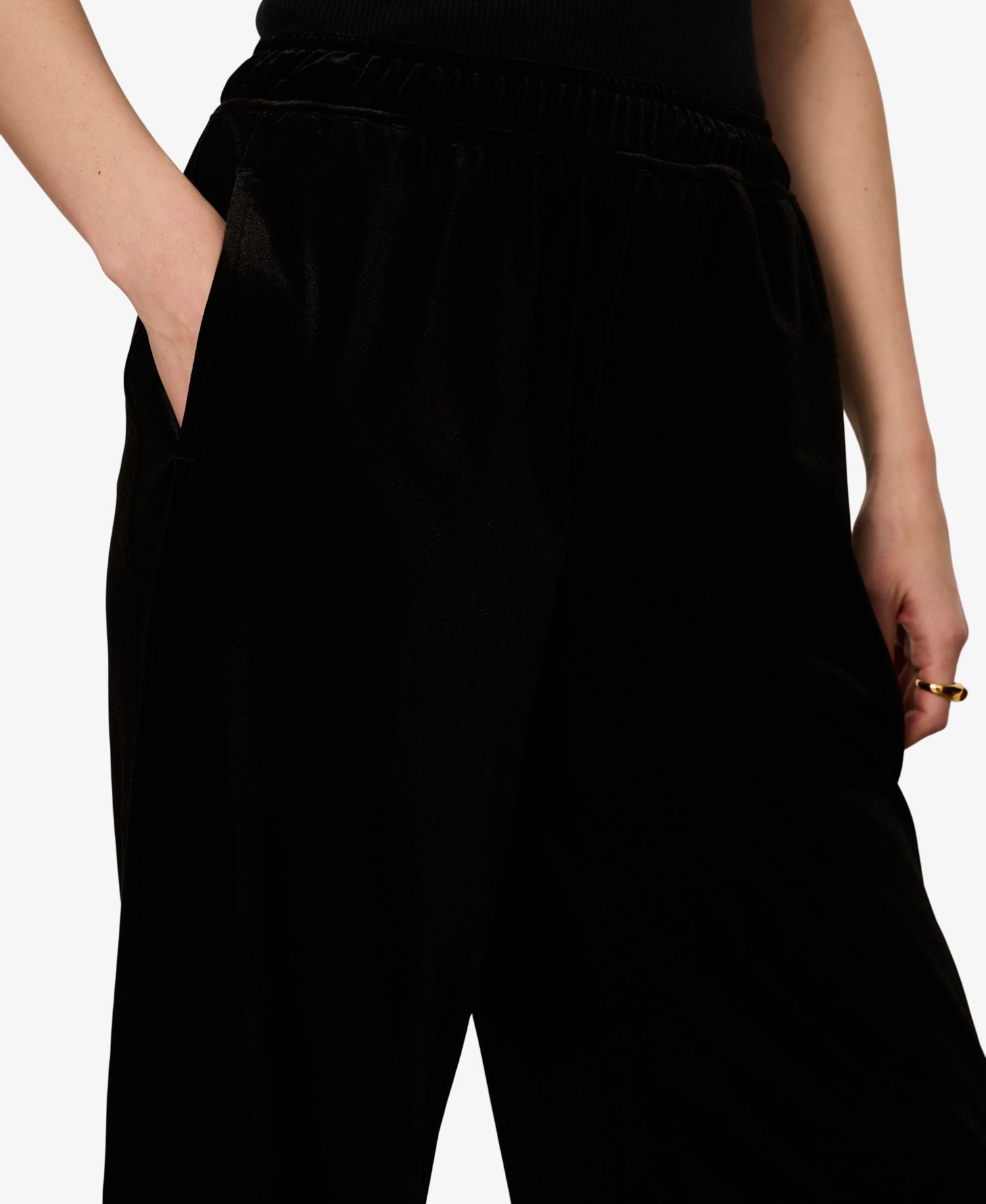 Women's Micro Balloon Velvet Pull-On Pants