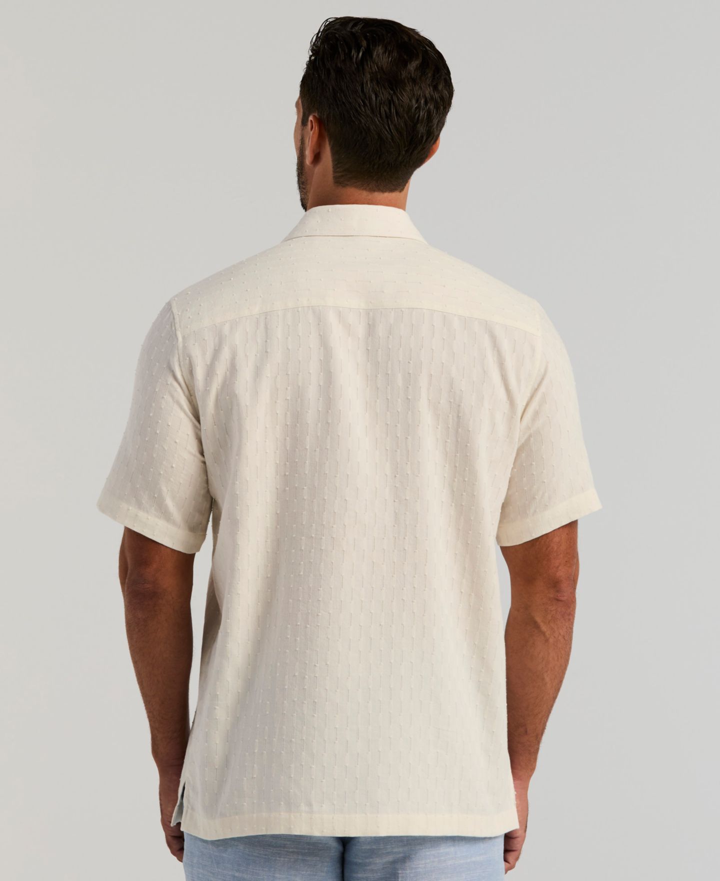 Мужская рубашка Cubavera Allover Dobby Classic-Fit Camp-Collar Short-Sleeve, цвет: Egret — фото 5