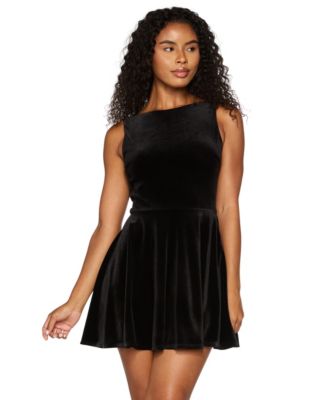 Juniors' Open-Back Boat-Neck Velvet Dress