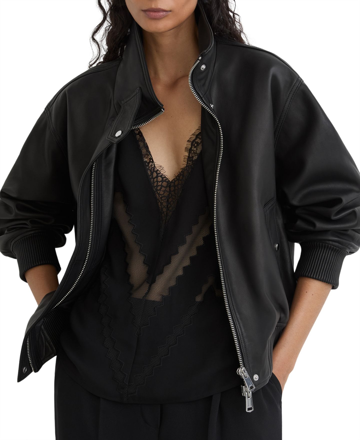 Женская куртка REISS Petite Cara Leather Funnel-Neck Oversized Bomber, цвет: Чёрный — фото 1