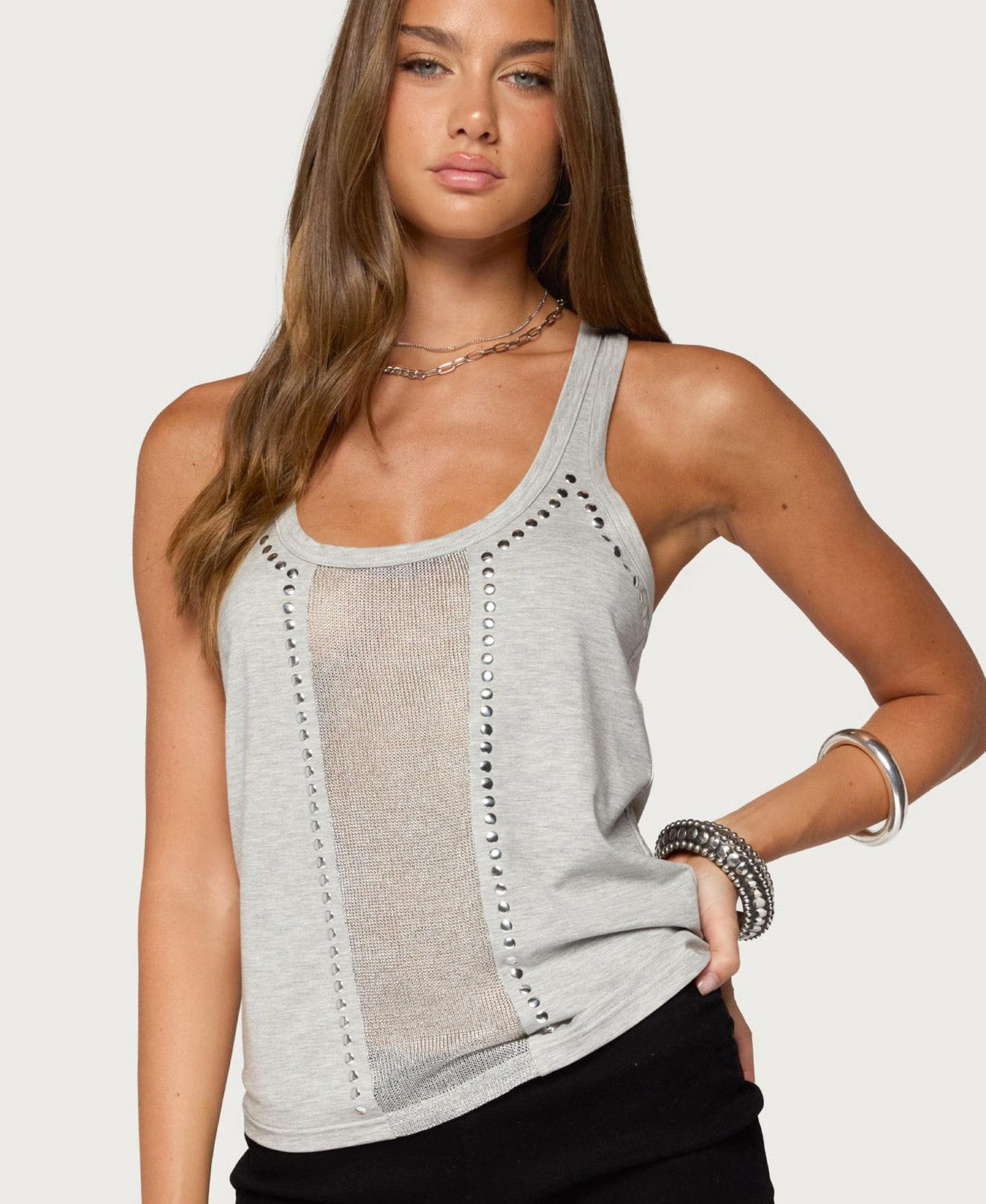 Женский топ Edikted Jali Sleeveless Scoop-Neck Studded, цвет: Серый меланжевый — фото 1