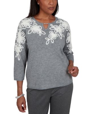 Women's Floral Embroidery Keyhole 3/4-Sleeve Sweater