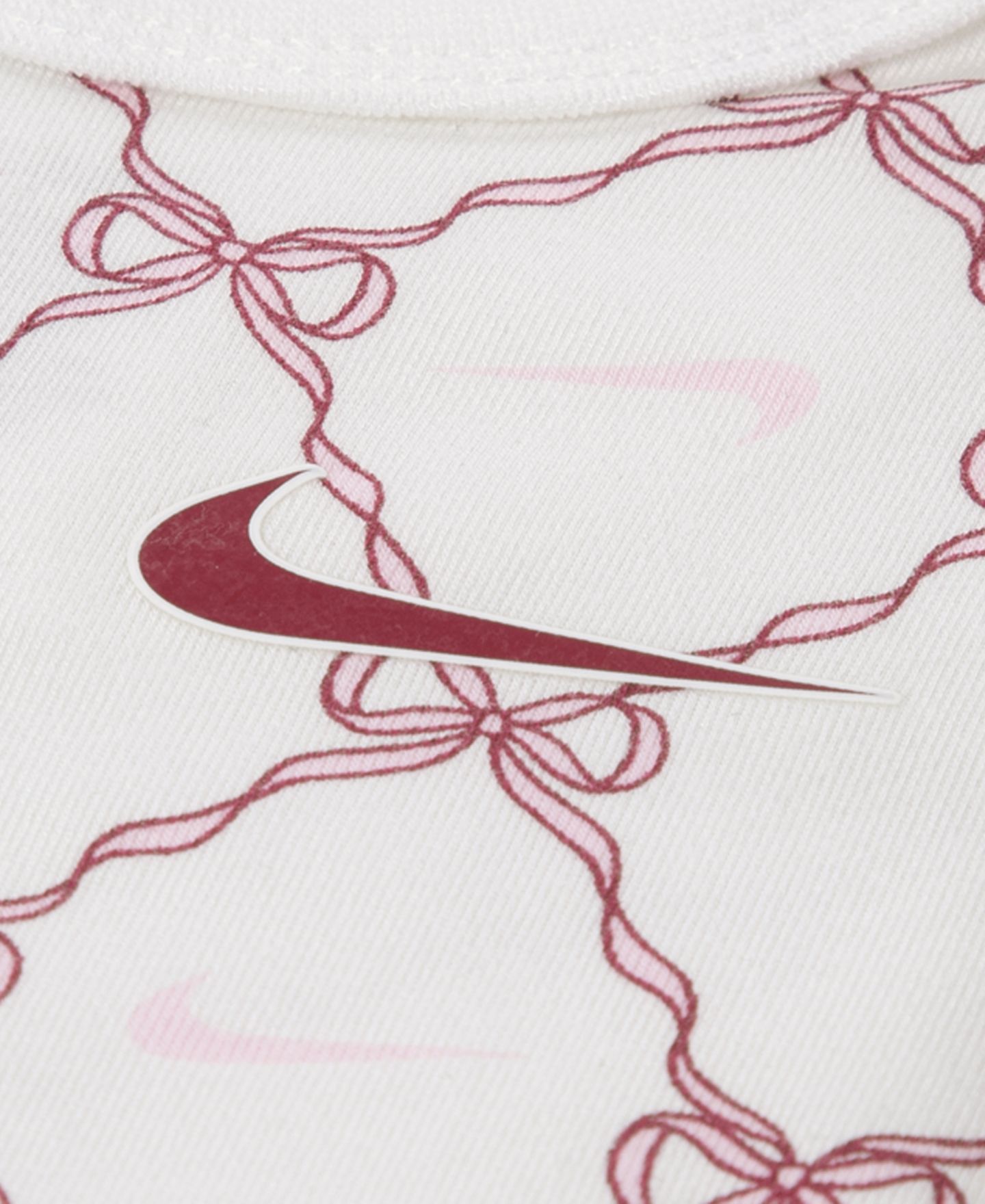 Комплекты Nike Long-Sleeve Bow-Print Bodysuit, Pants and Headband, 3-Piece Set для девочек-малышей, цвет: Молочный / Свекольный — фото 4