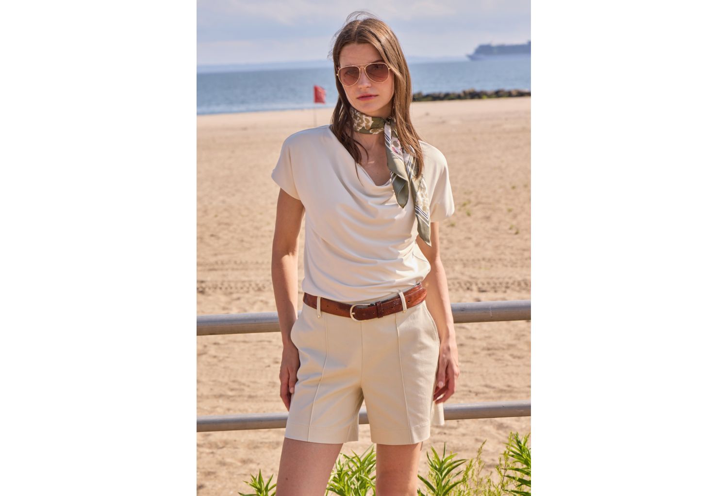Women's Amanda Pull-On Mid-Rise Stretch-Twill Shorts, 6" Inseam