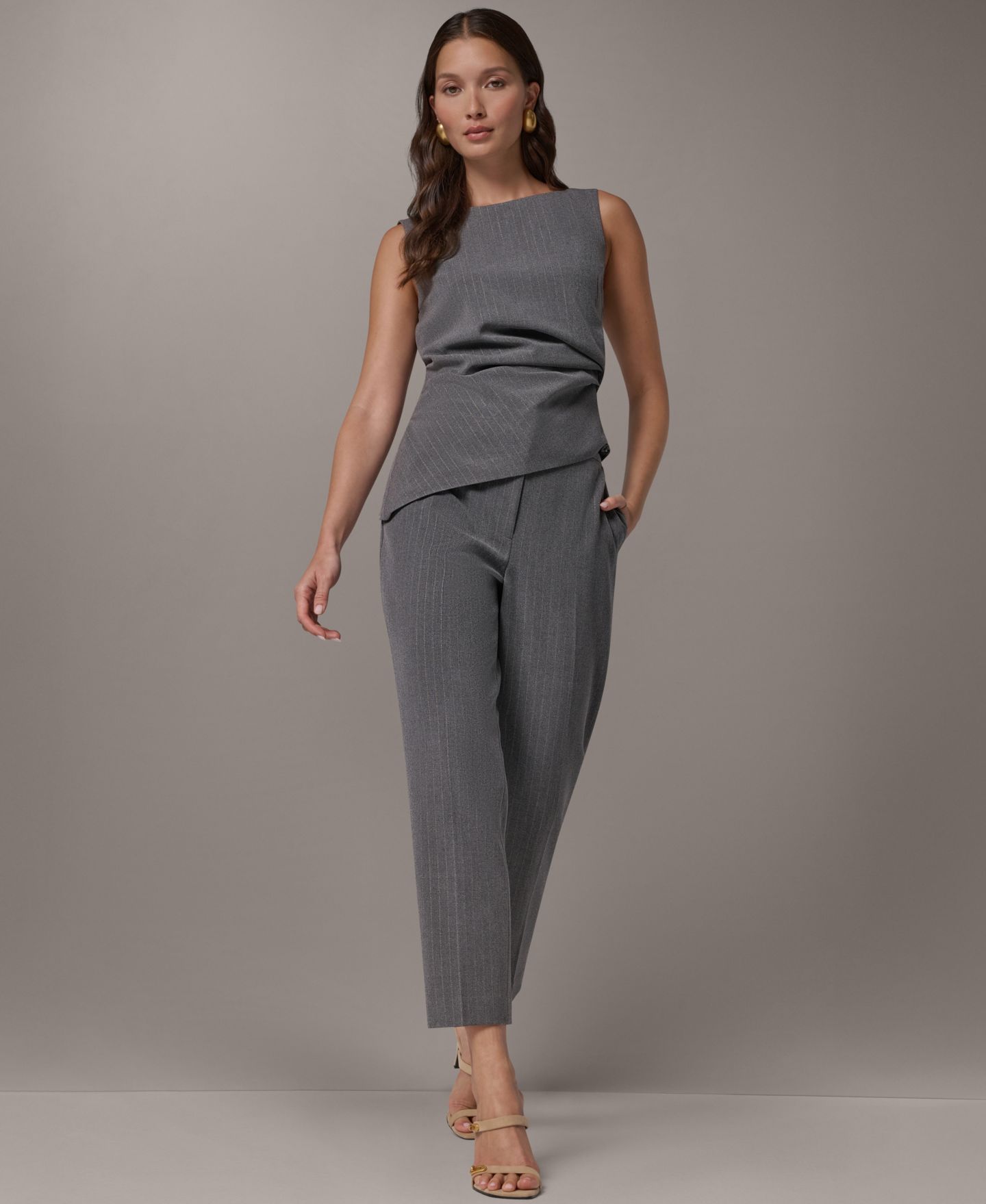 Женская блузка Donna Karan New York Boat Neck Sleeveless Asymmetrical Blouse, цвет: Светлый меланжевый серый — фото 10