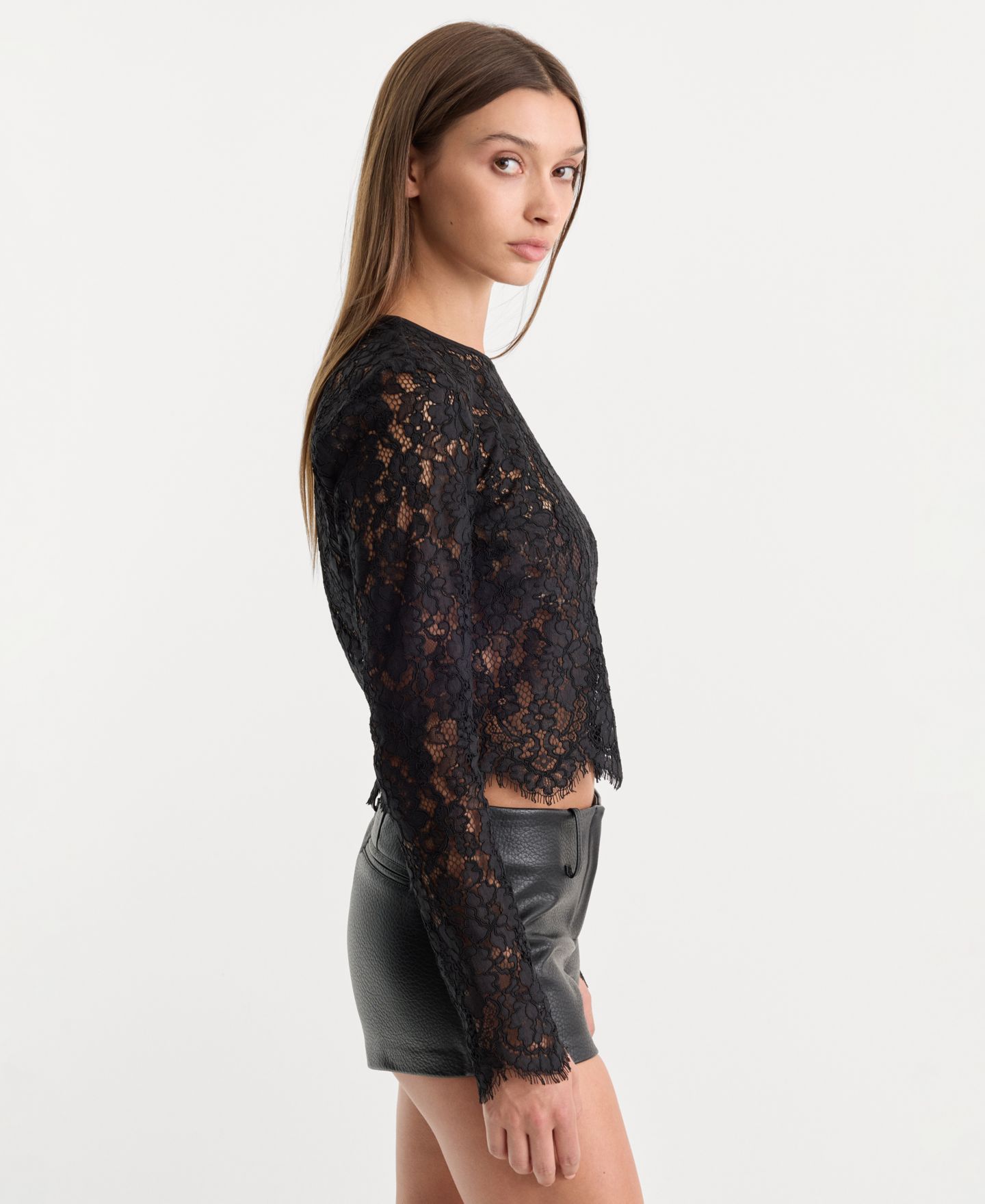 Женский топ Good American Scalloped Lace Long-Sleeve Cropped, цвет: Чёрный — фото 3