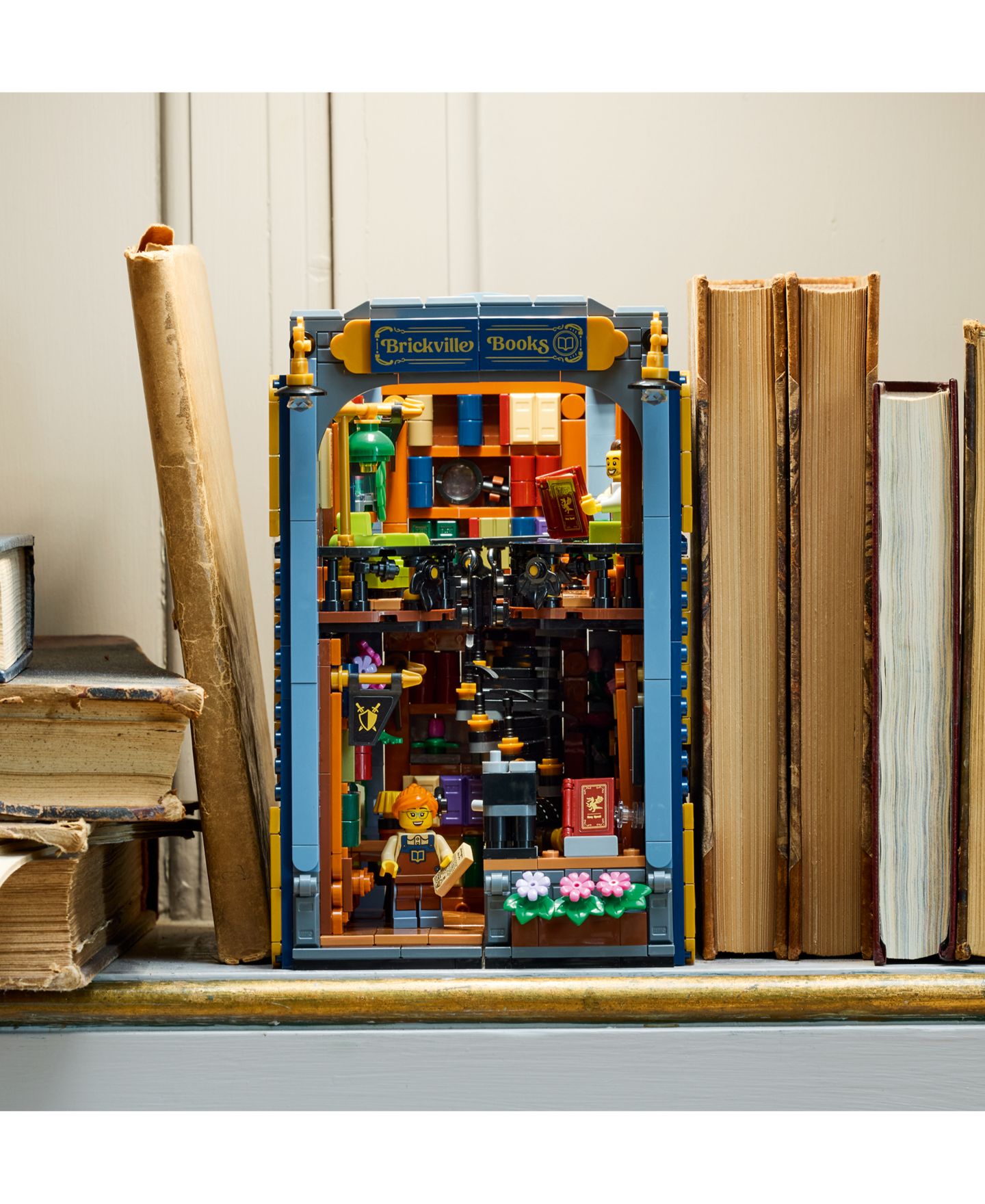 LEGO® Конструктор LEGO Bookstore: Book Nook 11379, 1690 деталей, от 18 лет — фото 7