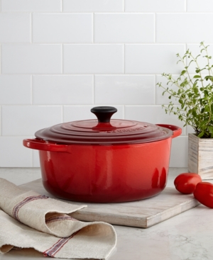 UPC 024147211525 product image for Le Creuset Signature Enameled Cast Iron 7.25 Qt. Round French Oven | upcitemdb.com