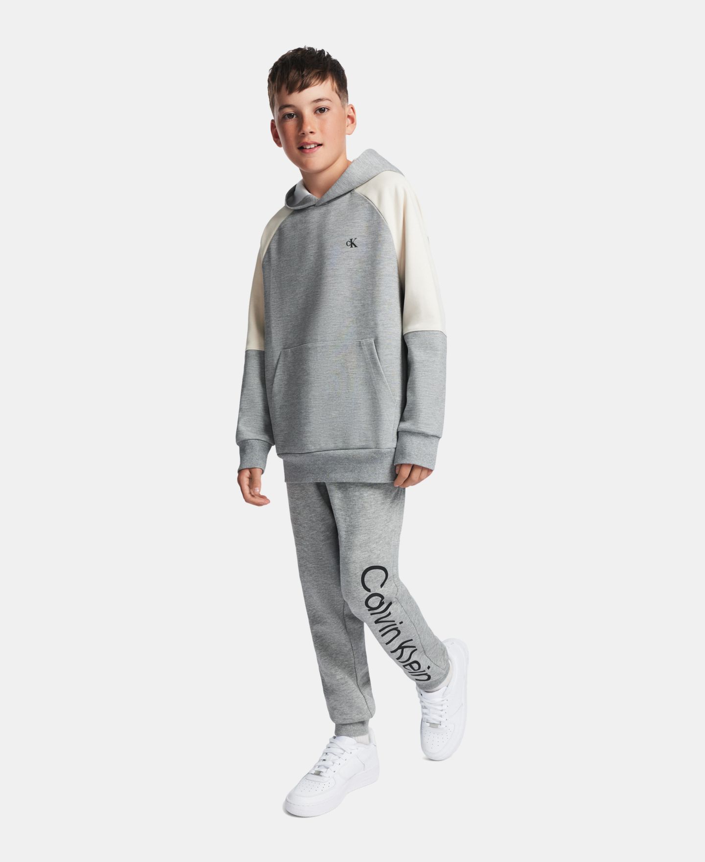 Худи Calvin Klein Colorblock Raglan Fleece для мальчиков, цвет: Средний серый меланжевый — фото 3