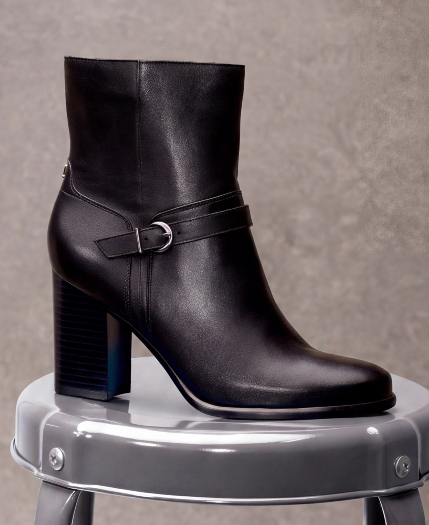 Женские ботинки Naturalizer Leighton Zipper Short Booties, цвет: Чёрный кожаный — фото 5