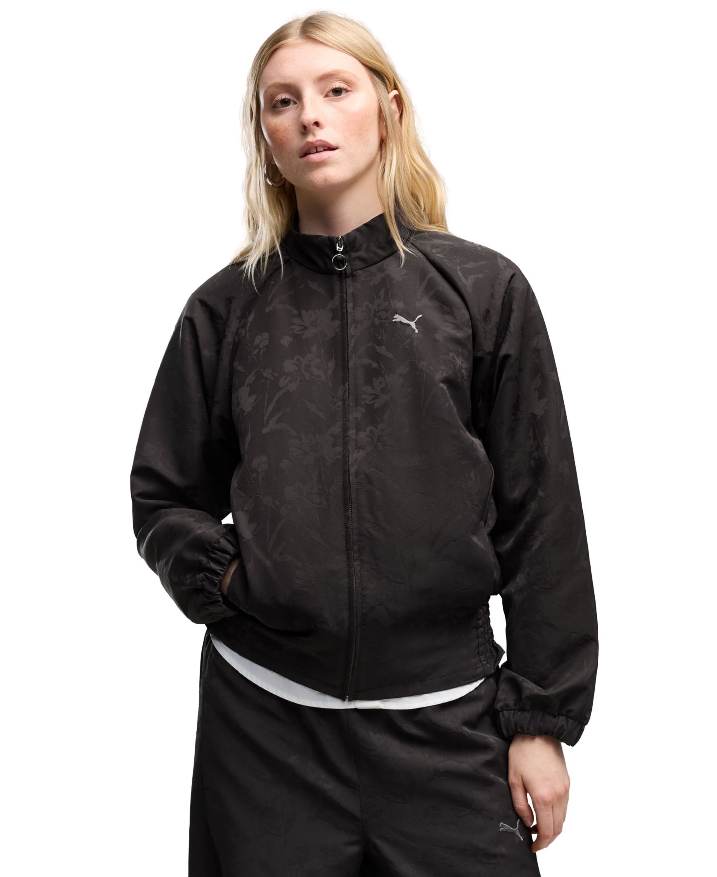 Женская куртка PUMA Ess Elevated Darling Floral Water-Resistant Track, цвет: Чёрный — фото 1