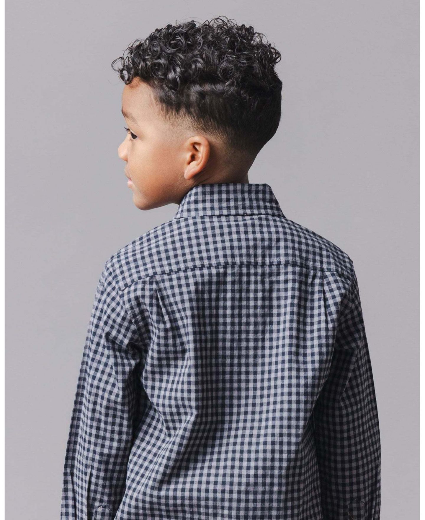Рубашка Hope & Henry Organic Cotton Poplin Point Collar Long-Sleeve Button-Down Shirt для мальчиков, цвет: Чёрный в мелкую клетку — фото 5