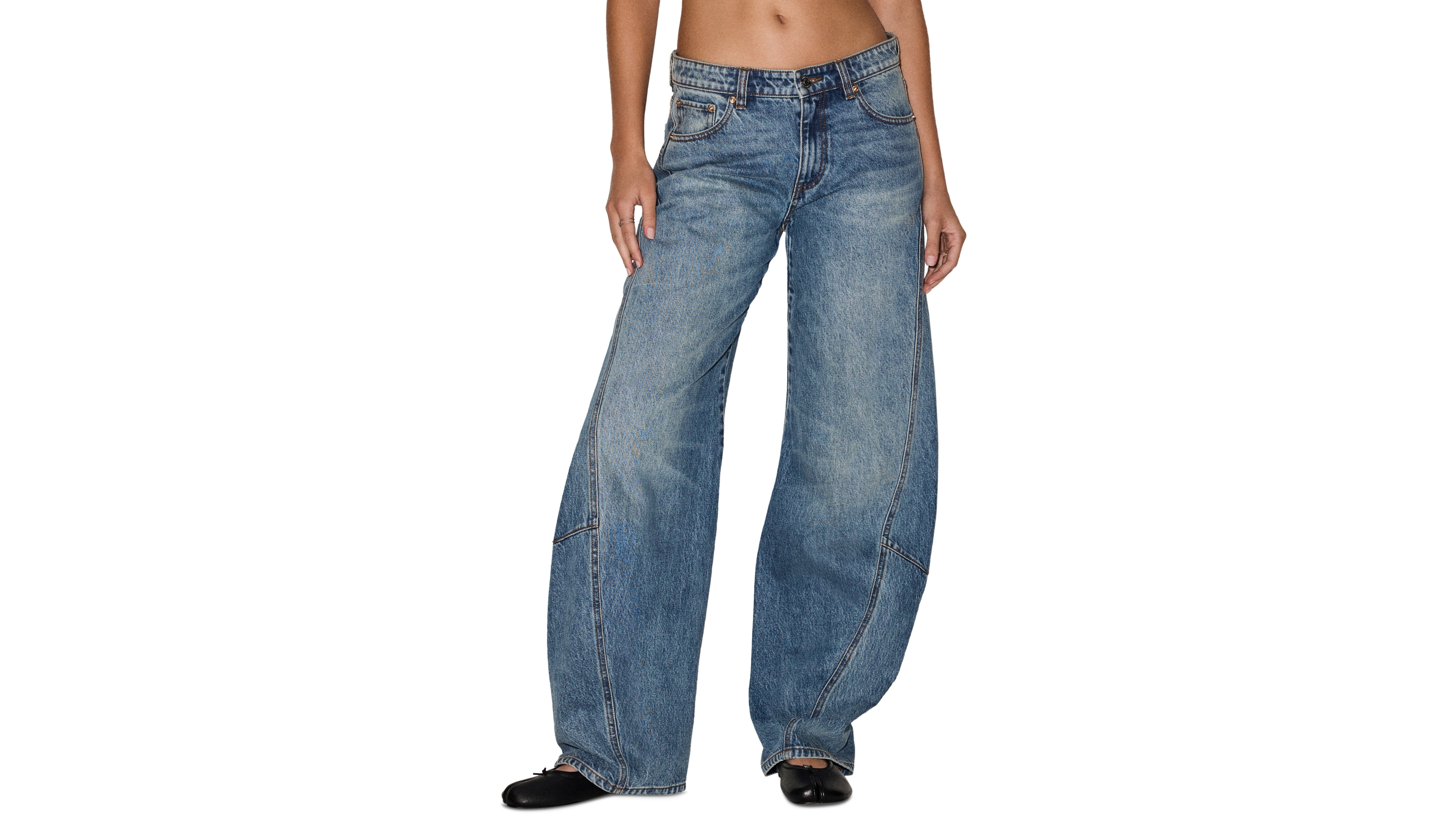 Steve Madden Women's Bleecker Low-Rise Barrel Medium-Wash Denim Jeans